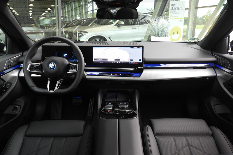 BMW 550 5 Serie Touring 550e xDrive M Sport Automaat / Tre — photo 4