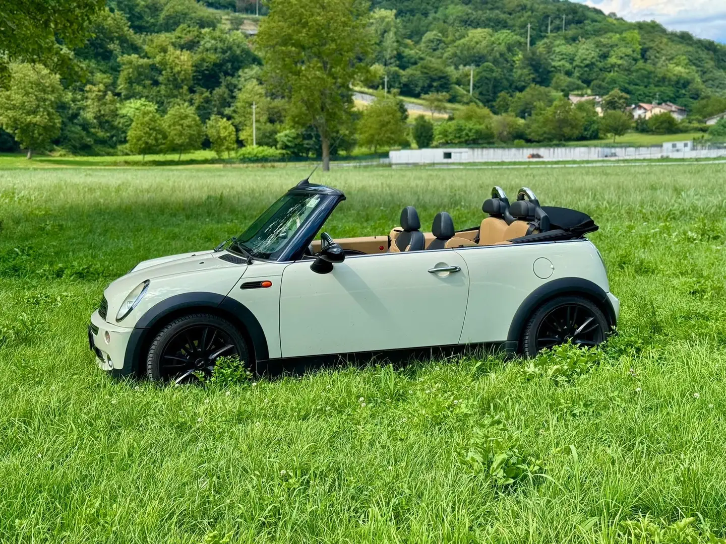 MINI One Cabrio 1.6 De Luxe - 2
