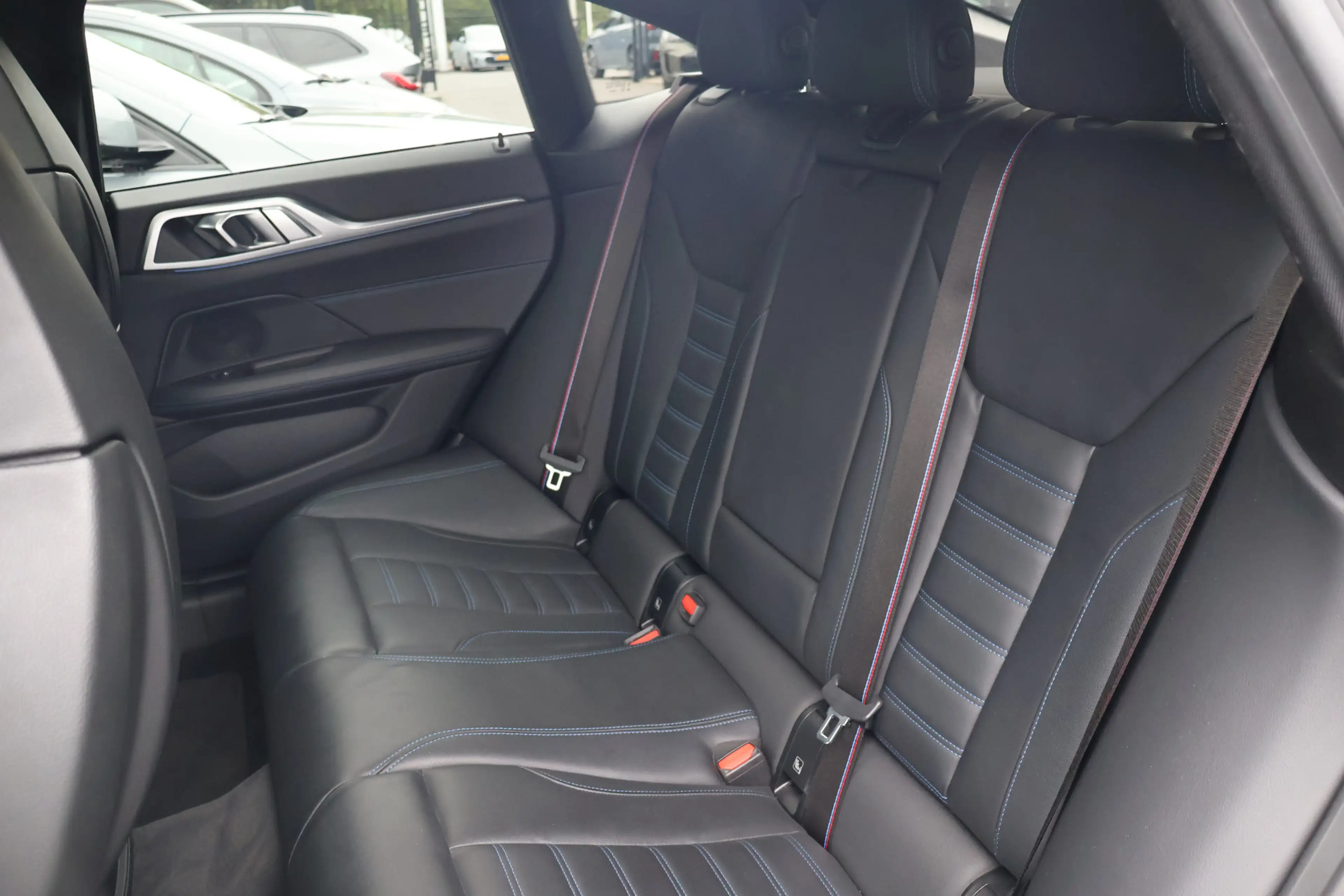BMW i4 M50 High Executive M Sport / Schuif-kanteldak / M — photo 6