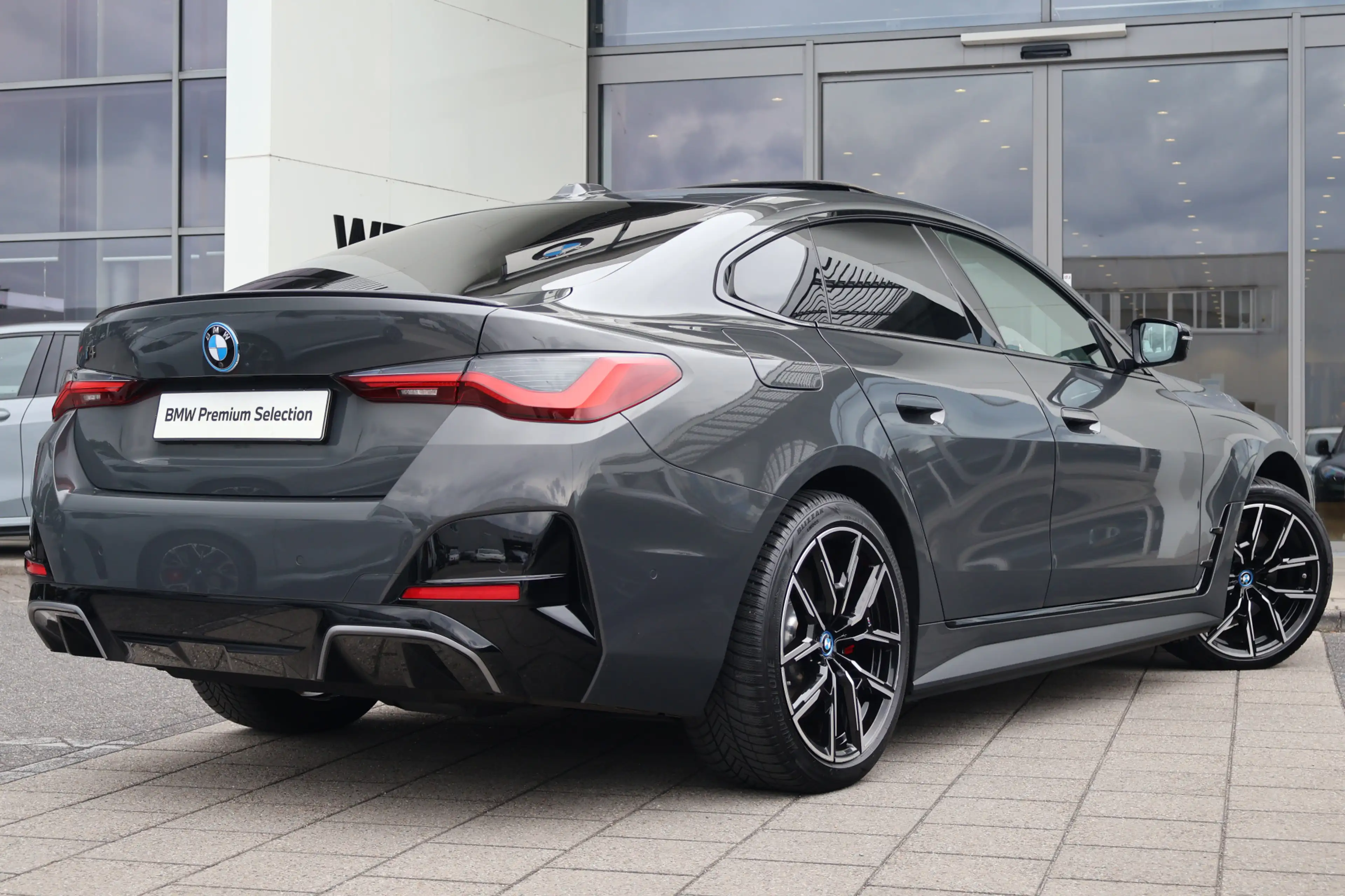 BMW i4 M50 High Executive M Sport / Schuif-kanteldak / M — photo 10