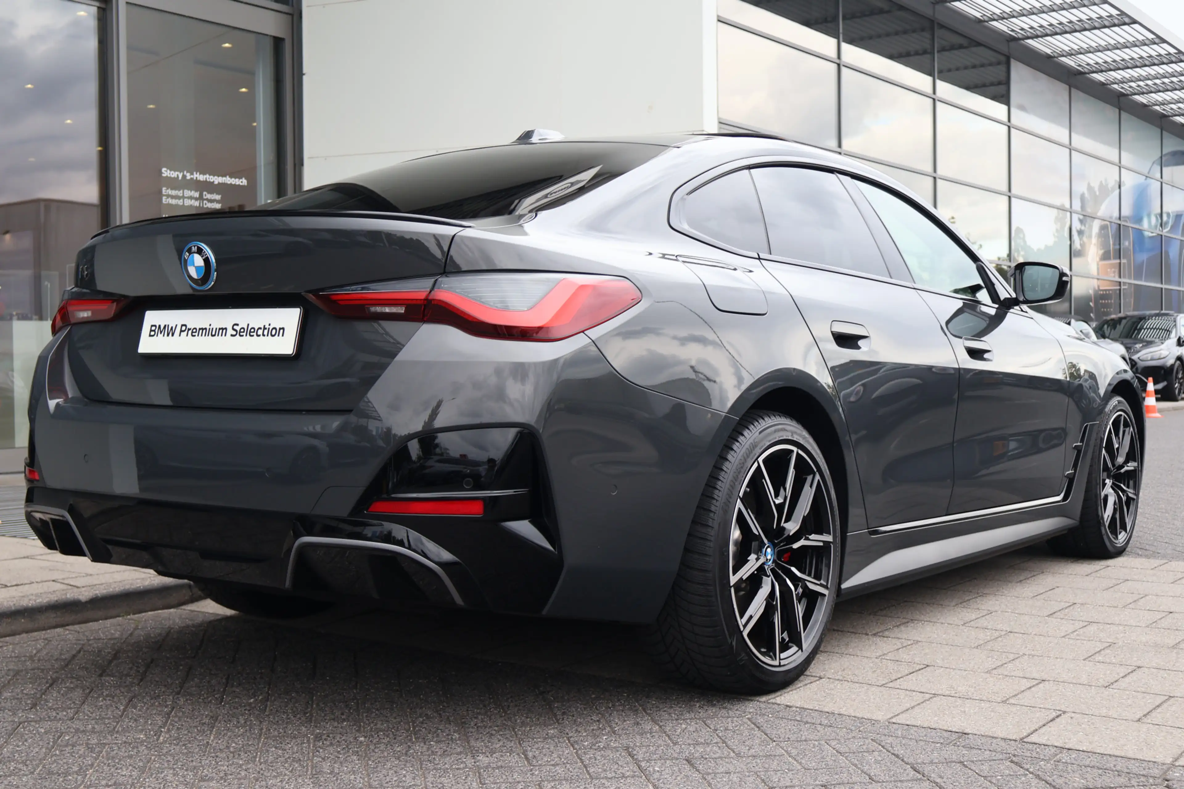BMW i4 M50 High Executive M Sport / Schuif-kanteldak / M — photo 7