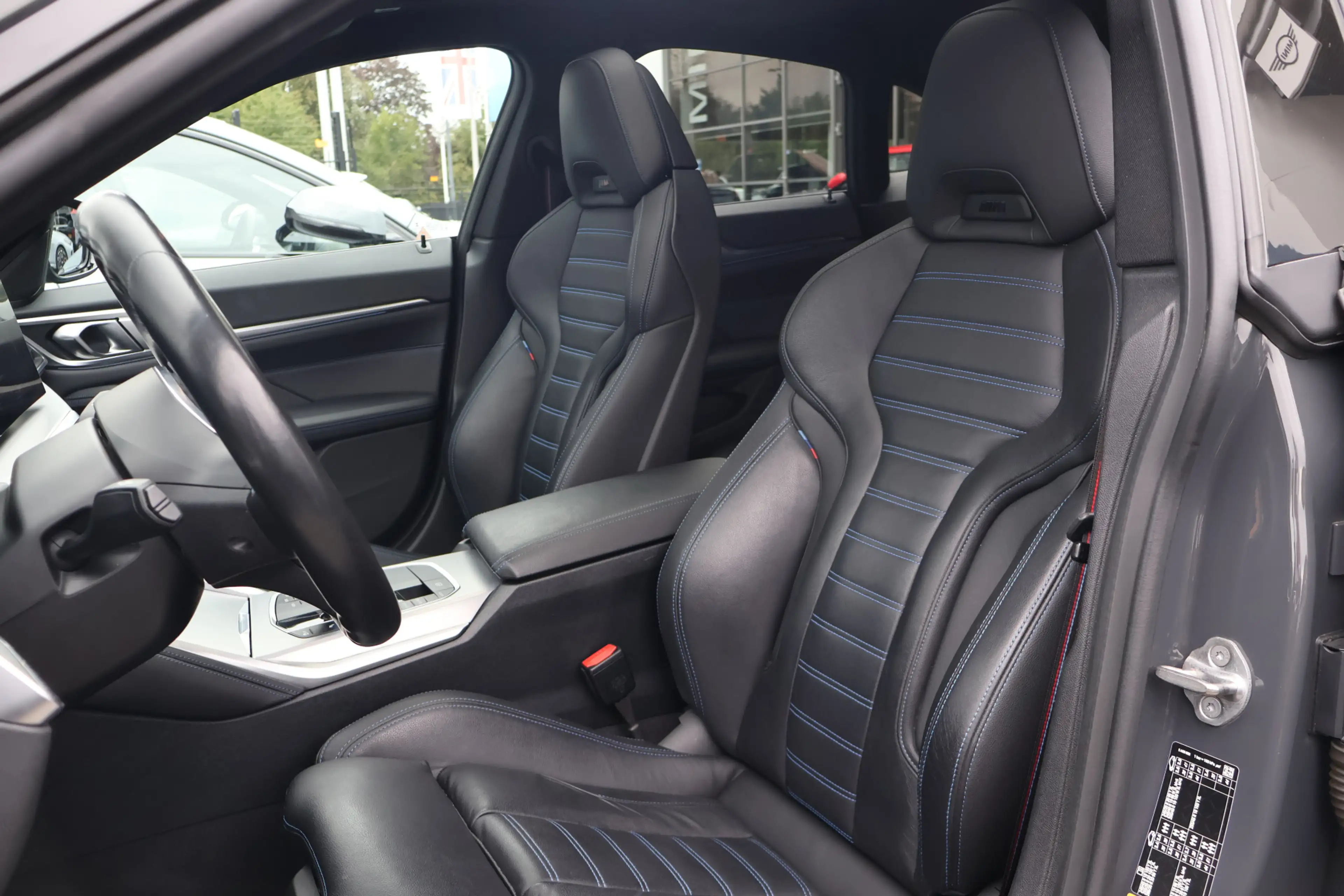 BMW i4 M50 High Executive M Sport / Schuif-kanteldak / M — photo 4