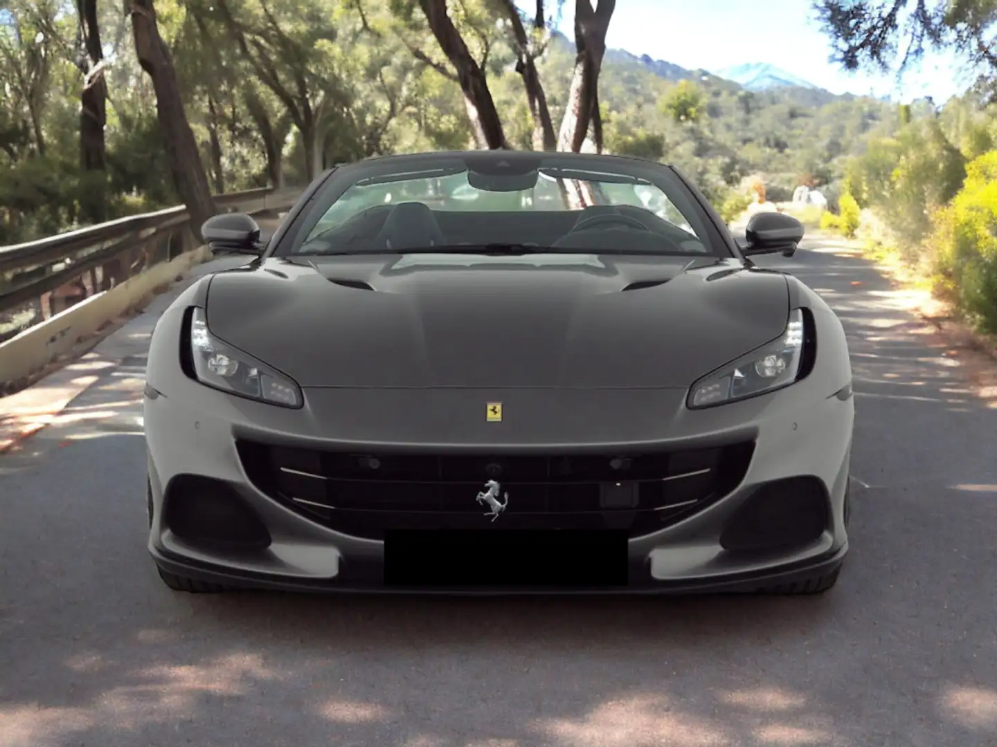 Ferrari Portofino M Šedá - 1