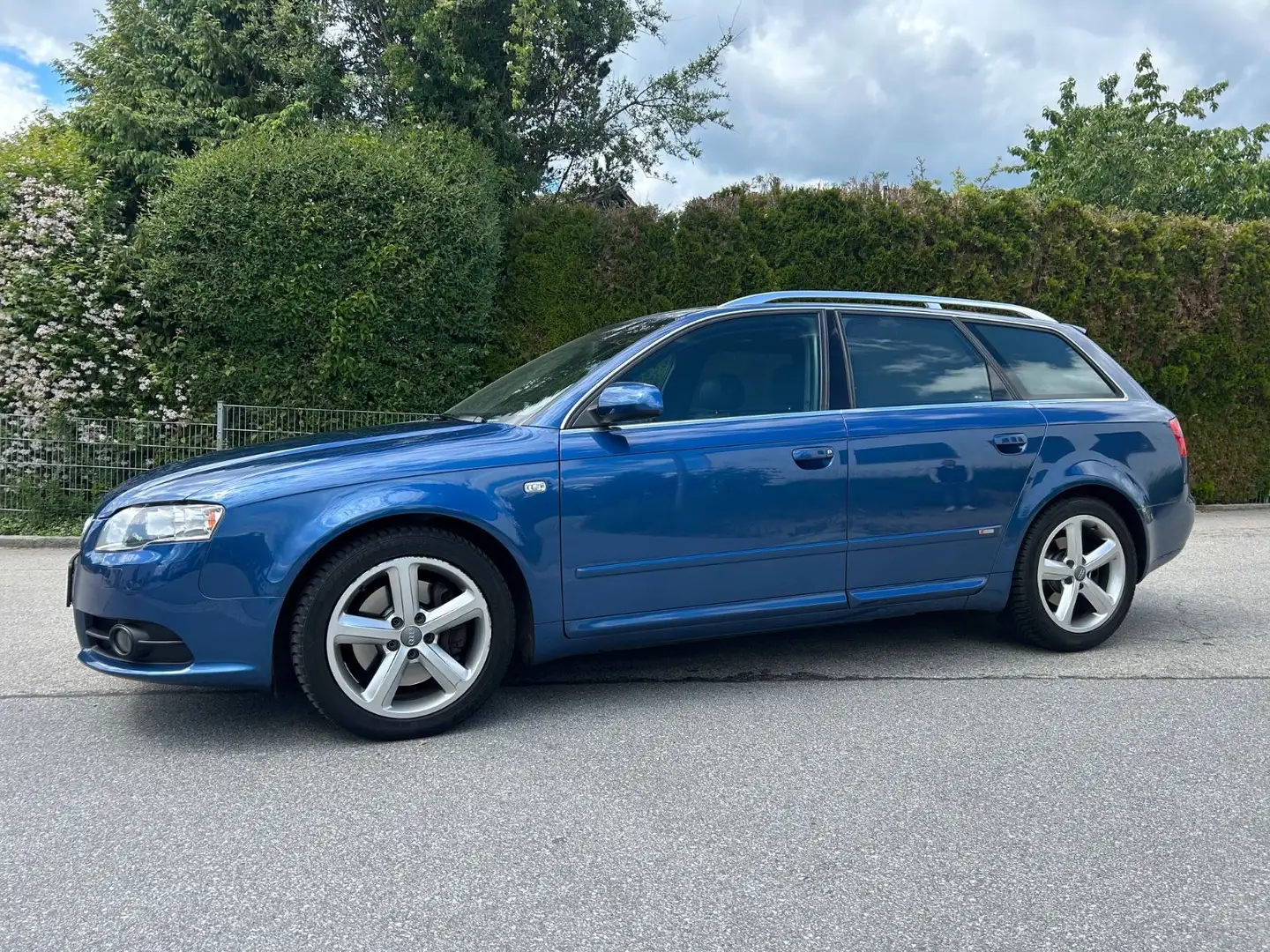 Audi A4 Avant 3.0 TDI Quattro 25 Jahre!S-line! Blau - 1