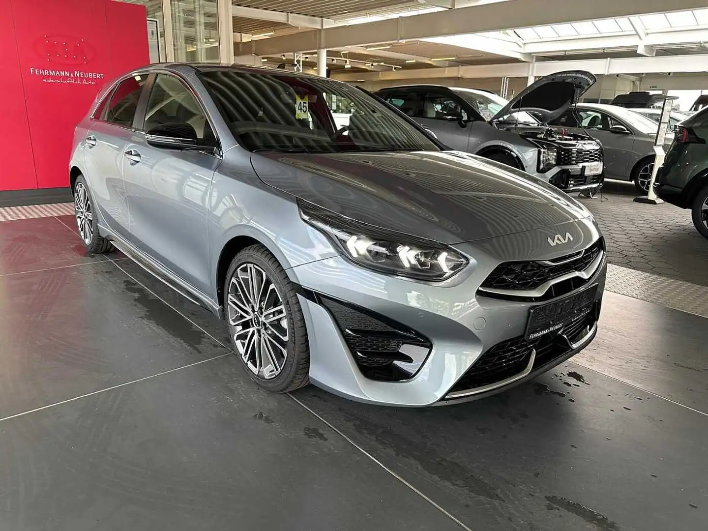 Kia Ceed / cee'd 1.5T DCT7 GTL TEC LEDER 18Z Silber - 2