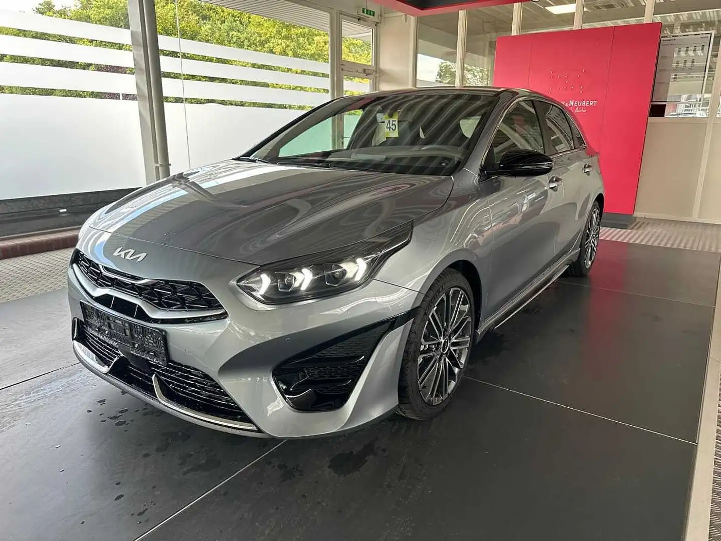 Kia Ceed / cee'd 1.5T DCT7 GTL TEC LEDER 18Z Silber - 1