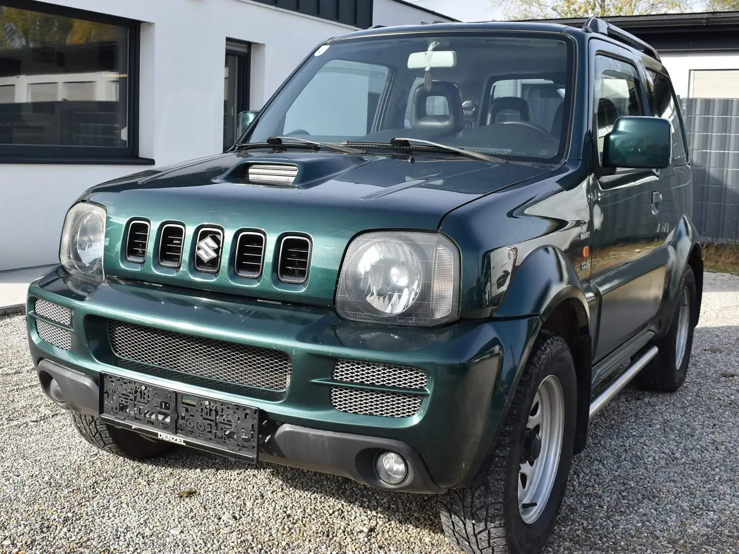 Suzuki Jimny 1,5 DDiS 4X4 Grün - 1