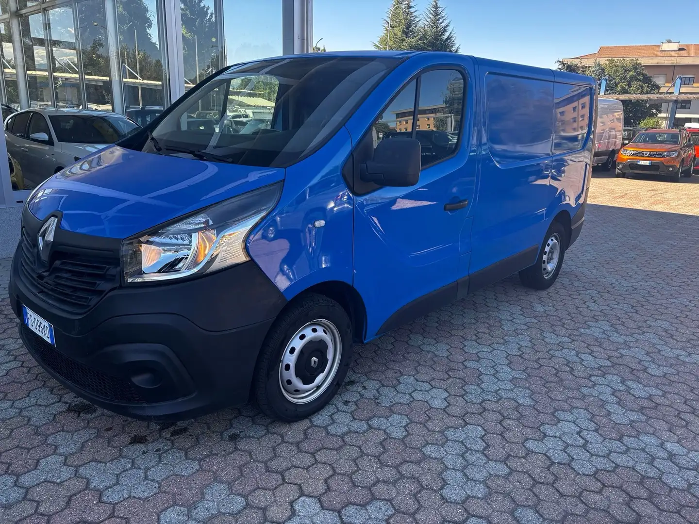 Renault Trafic - 1