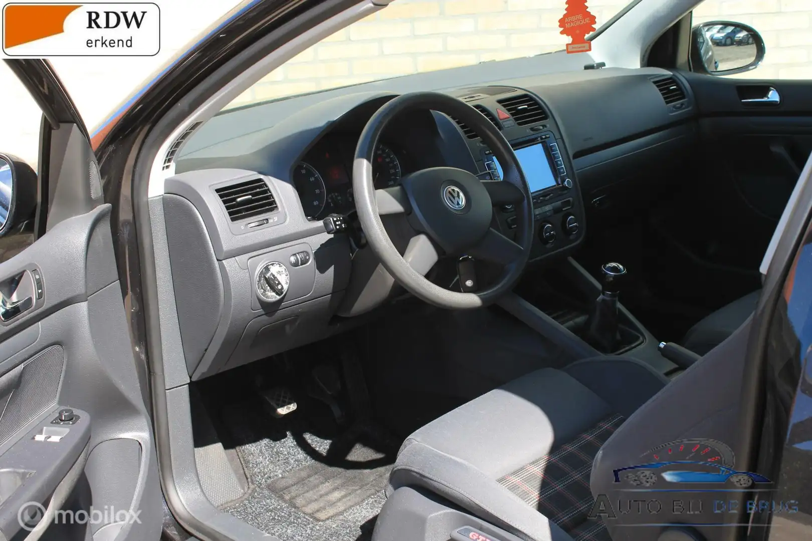 Volkswagen Golf 1.6 FSI Sportline Zwart - 2