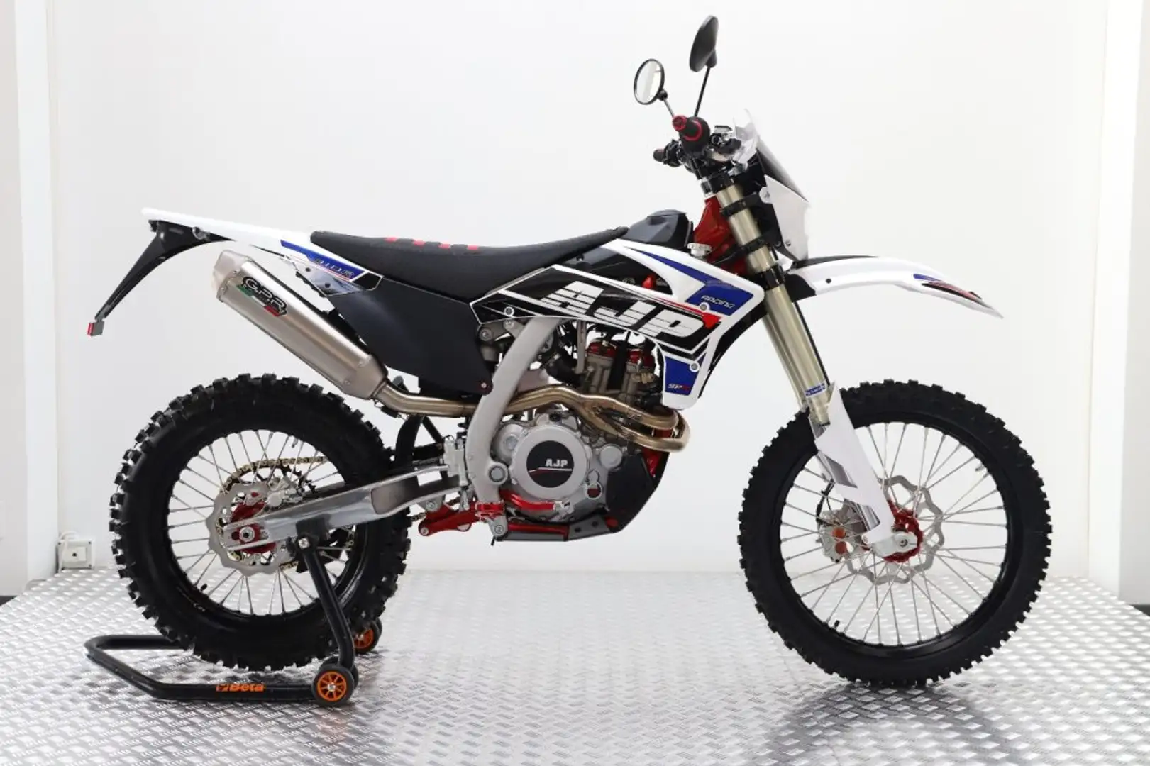 AJP PR7 600 PRONTA CONSEGNA / AJPmotos.com Biały - 1