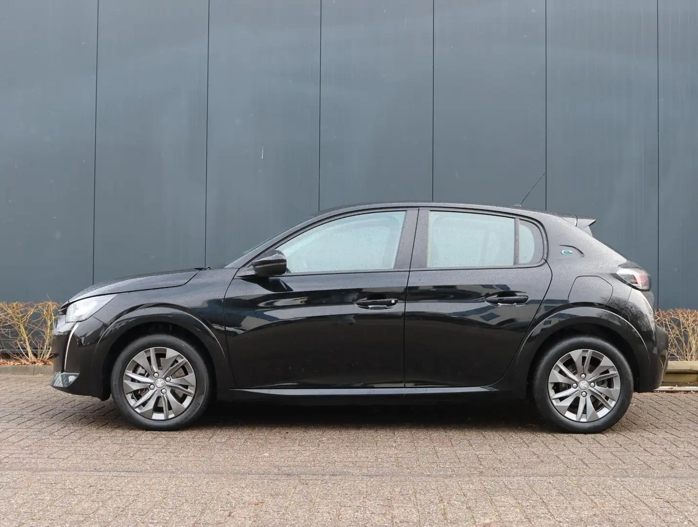 Peugeot e-208 50kWh Active Pack | ACCURAPPORT 97% | 1ste eigenaa Noir - 2