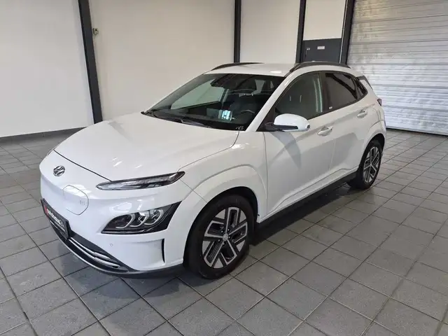Hyundai Kona view 3
