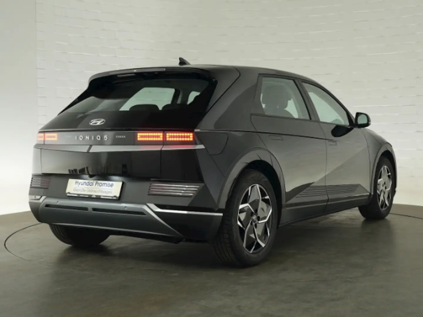 Hyundai IONIQ 5 58kWh+VOLL LED+NAVI+RÜCKFAHRKAMERA+SITZ-/LENKRADHE Schwarz - 2
