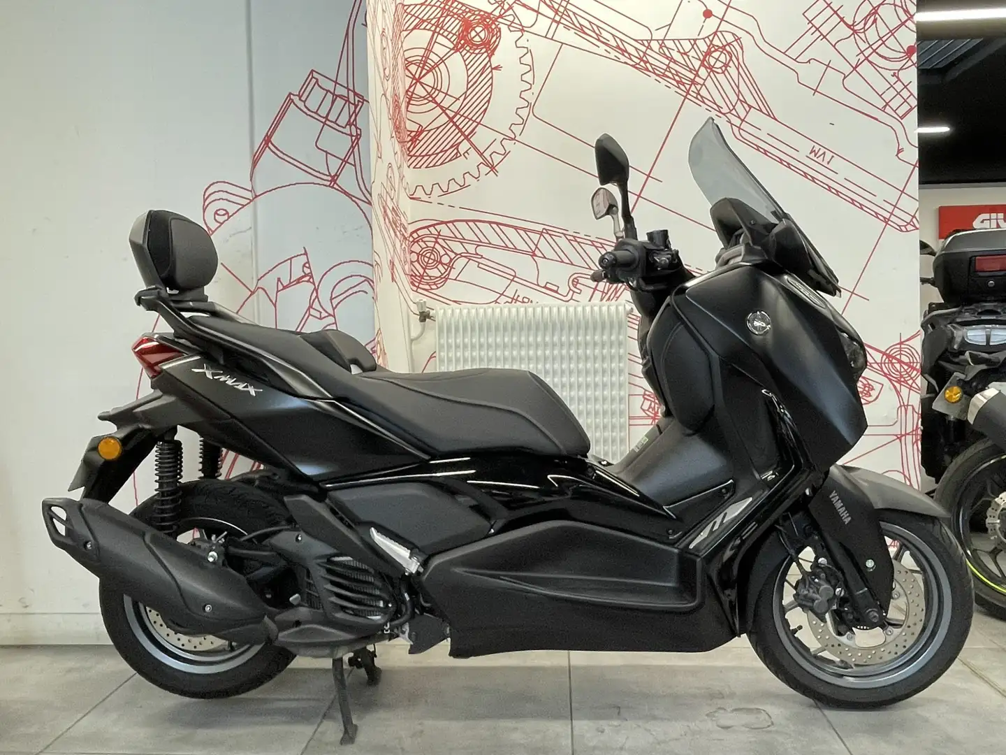 Yamaha X-Max 125 Negro - 1