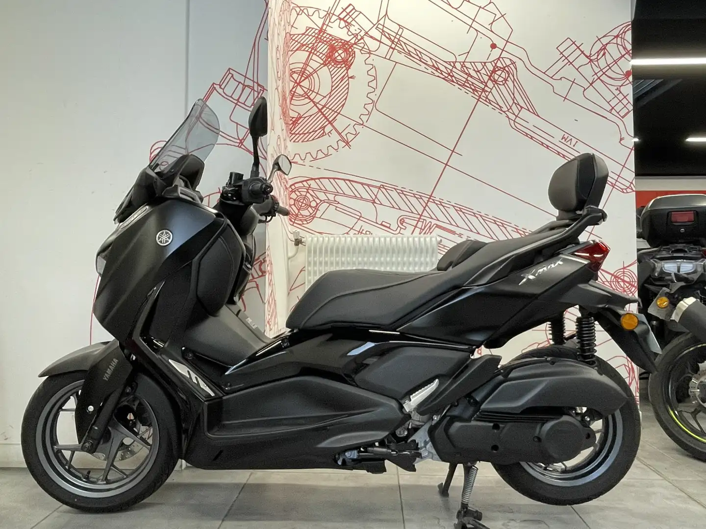 Yamaha X-Max 125 Negro - 2