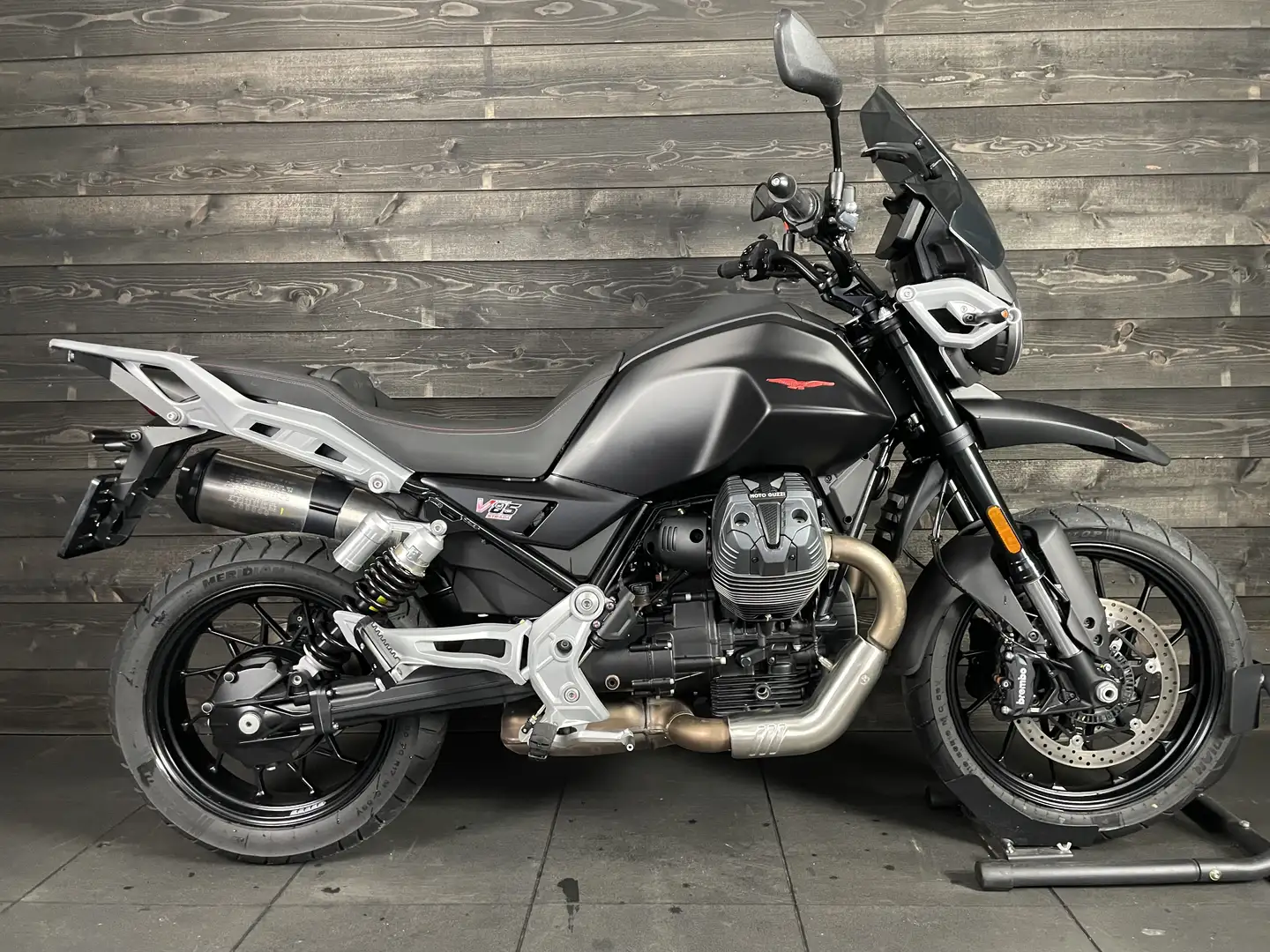 Moto Guzzi V 85 STRADA E5+ Чорний - 1