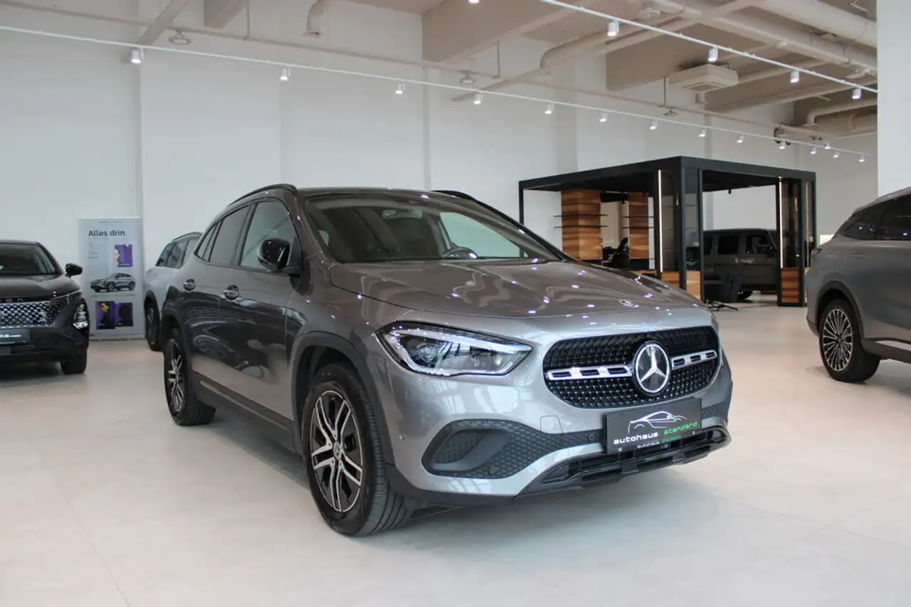 Mercedes-Benz GLA 200