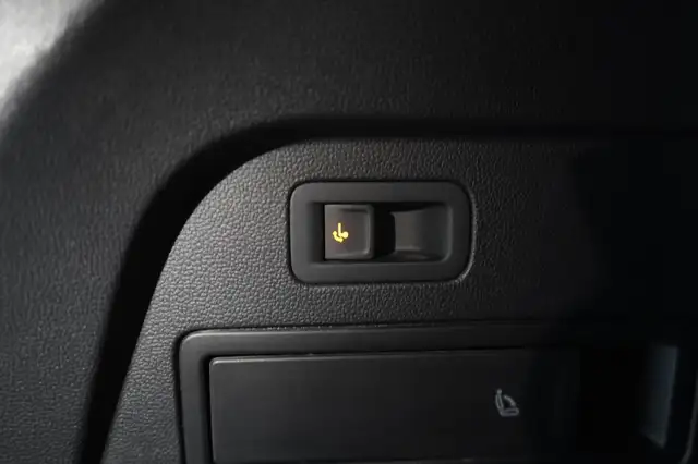 Volkswagen Tiguan Allspace view 11