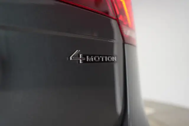Volkswagen Tiguan Allspace view 8