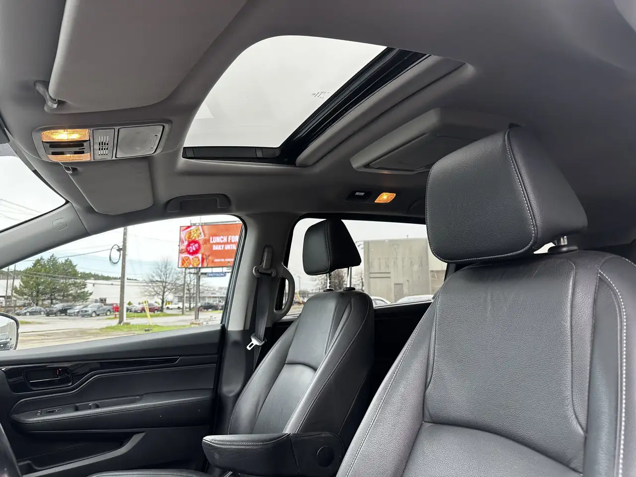 Honda Odyssey снимка Honda Odyssey