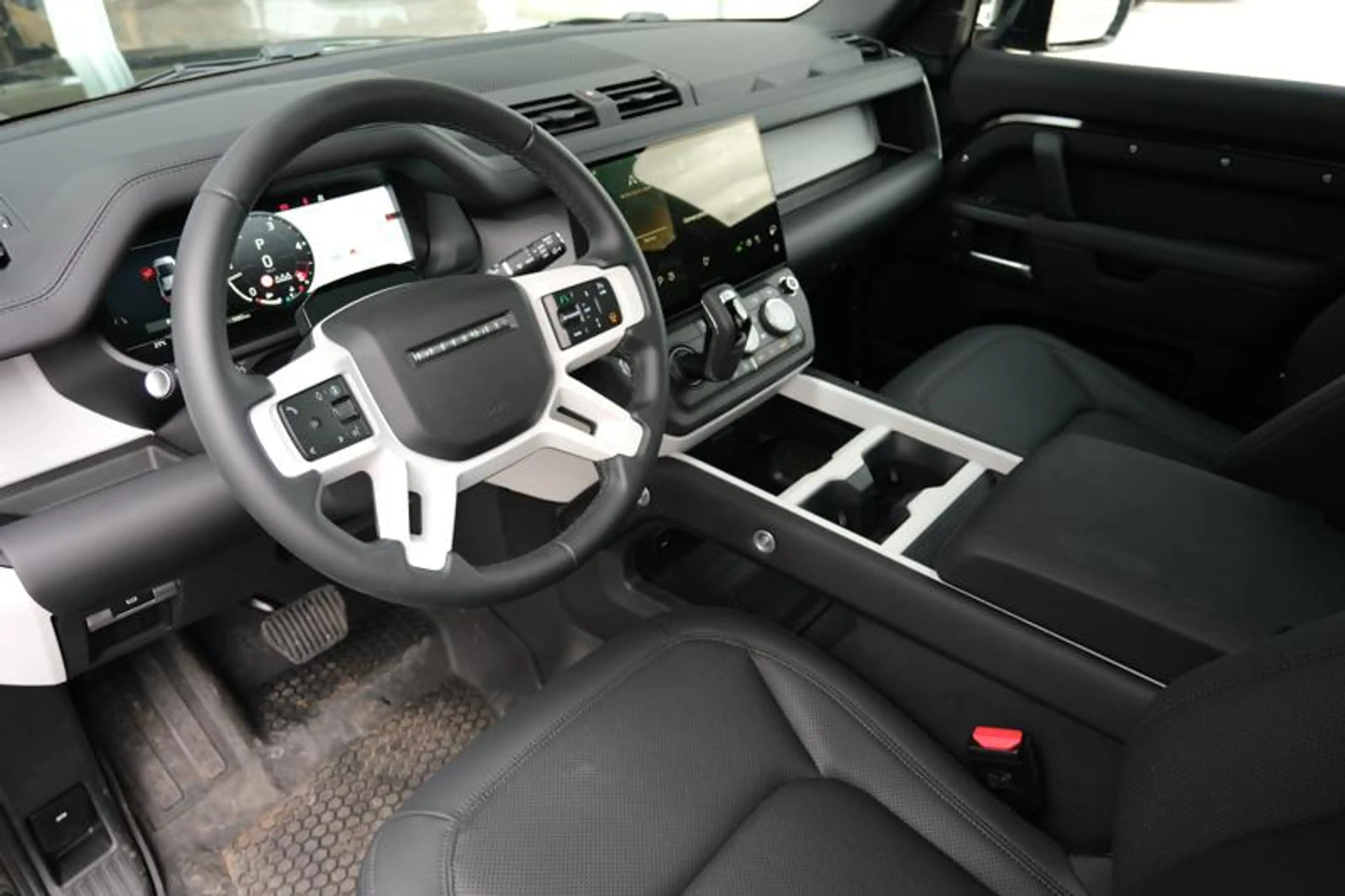 Land Rover Defender 110 D250 X-Dynamic SE | TERRAIN RESPONSE | TOWB | — photo 11