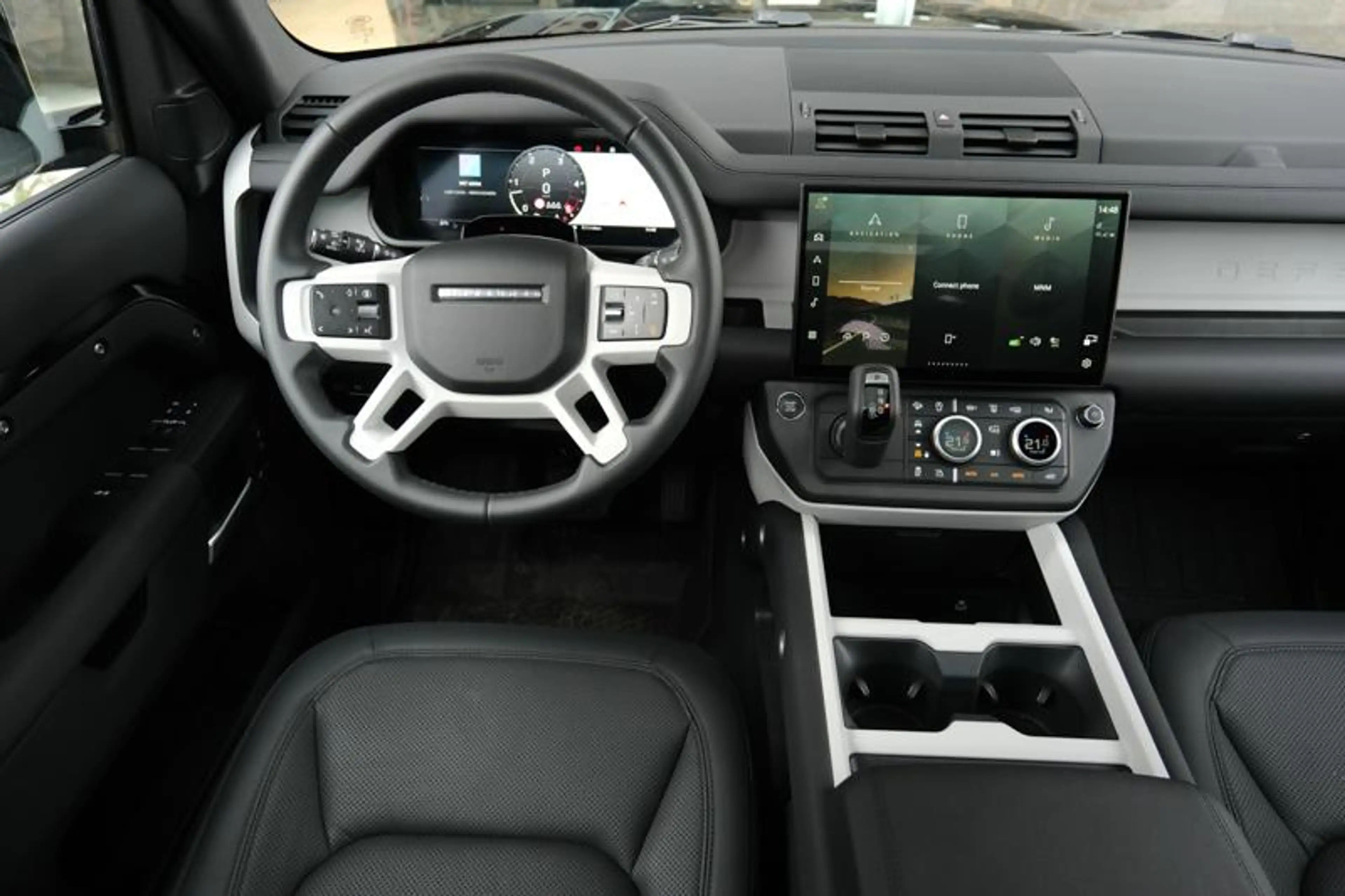Land Rover Defender 110 D250 X-Dynamic SE | TERRAIN RESPONSE | TOWB | — photo 14