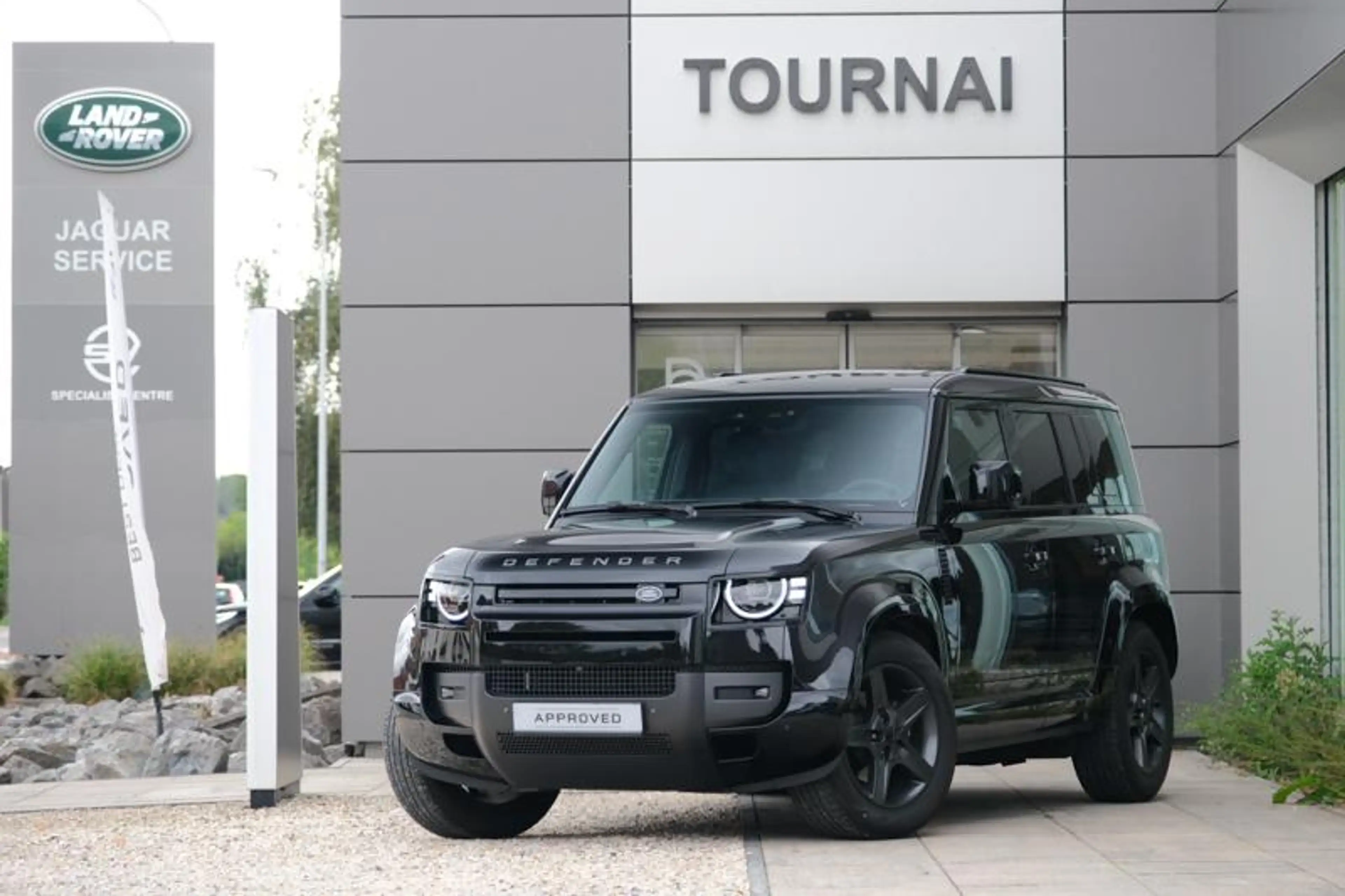 Land Rover Defender 110 D250 X-Dynamic SE | TERRAIN RESPONSE | TOWB |