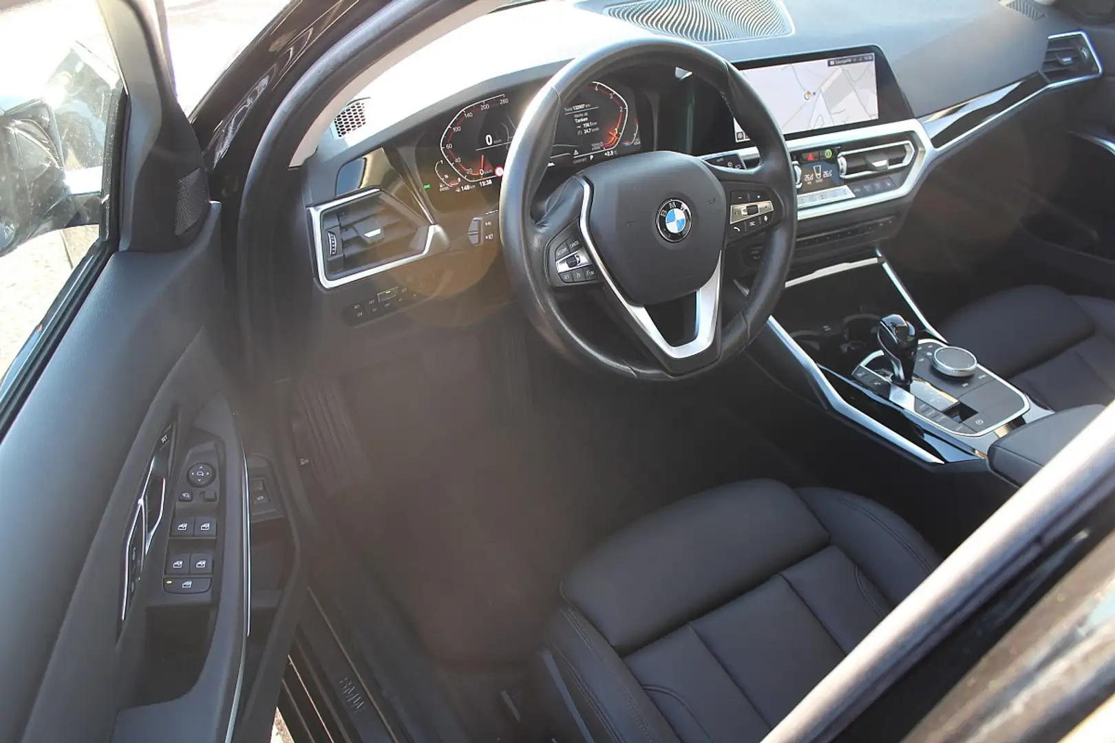 BMW 318 d 48 V Touring Aut. Virtual Cockpit, AHK, Keyle... Schwarz - 2