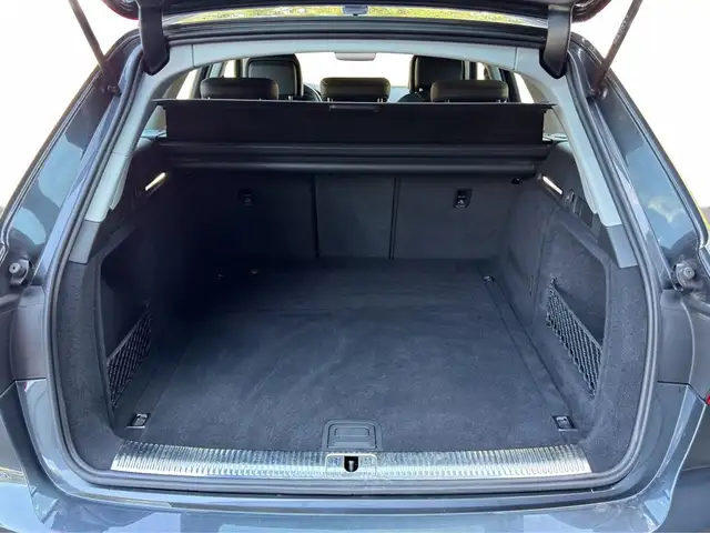Audi A4 view 12