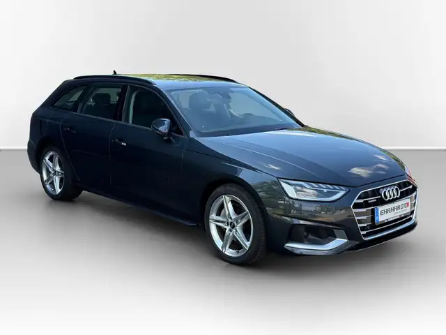 Audi A4 view 5