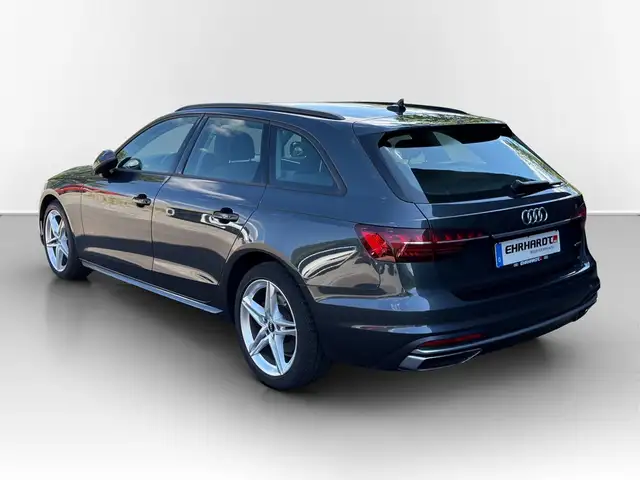 Audi A4 view 10