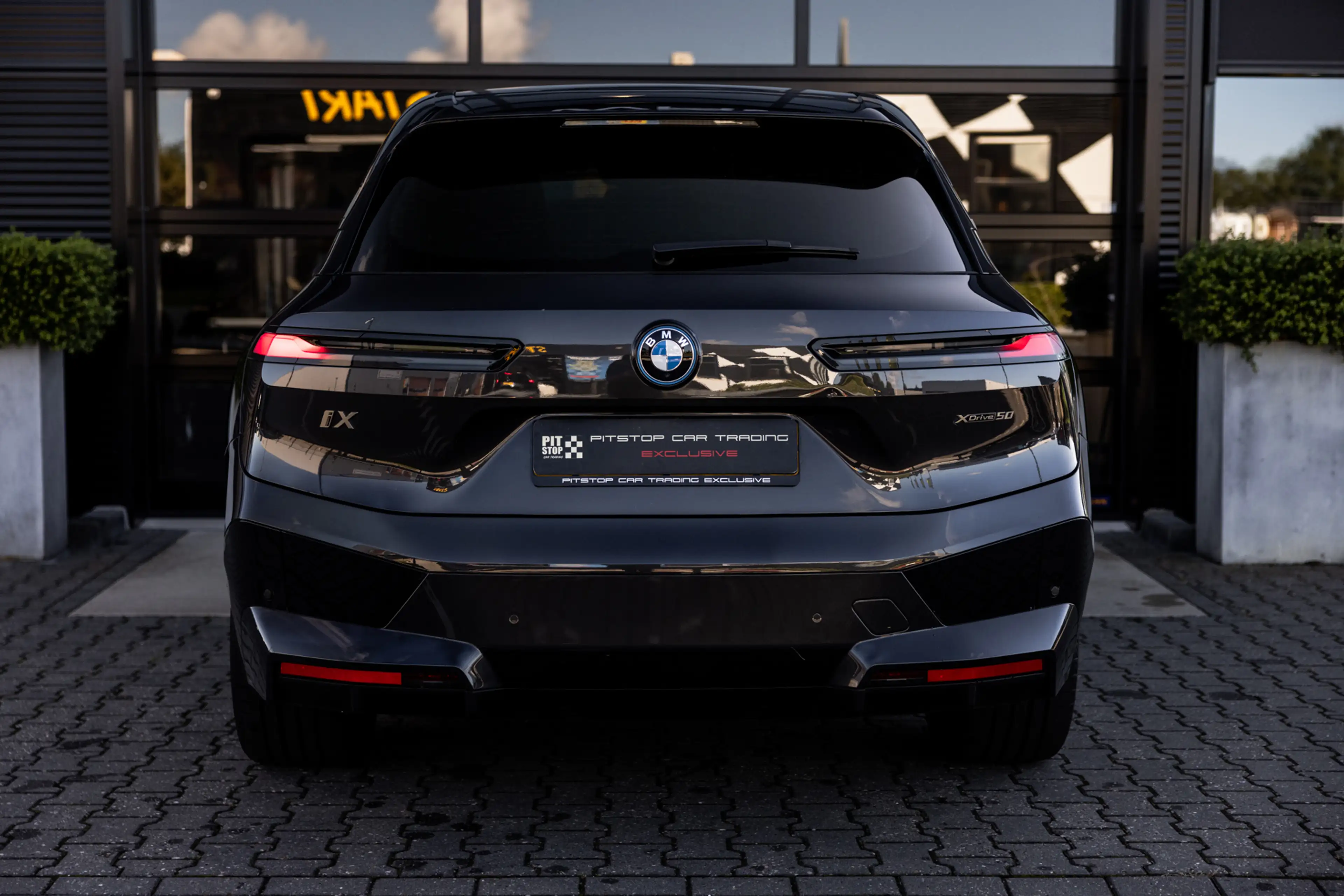 BMW iX XDrive50 M 112 kWh, B&W Audio, Sky-Lounge, Massage — photo 3