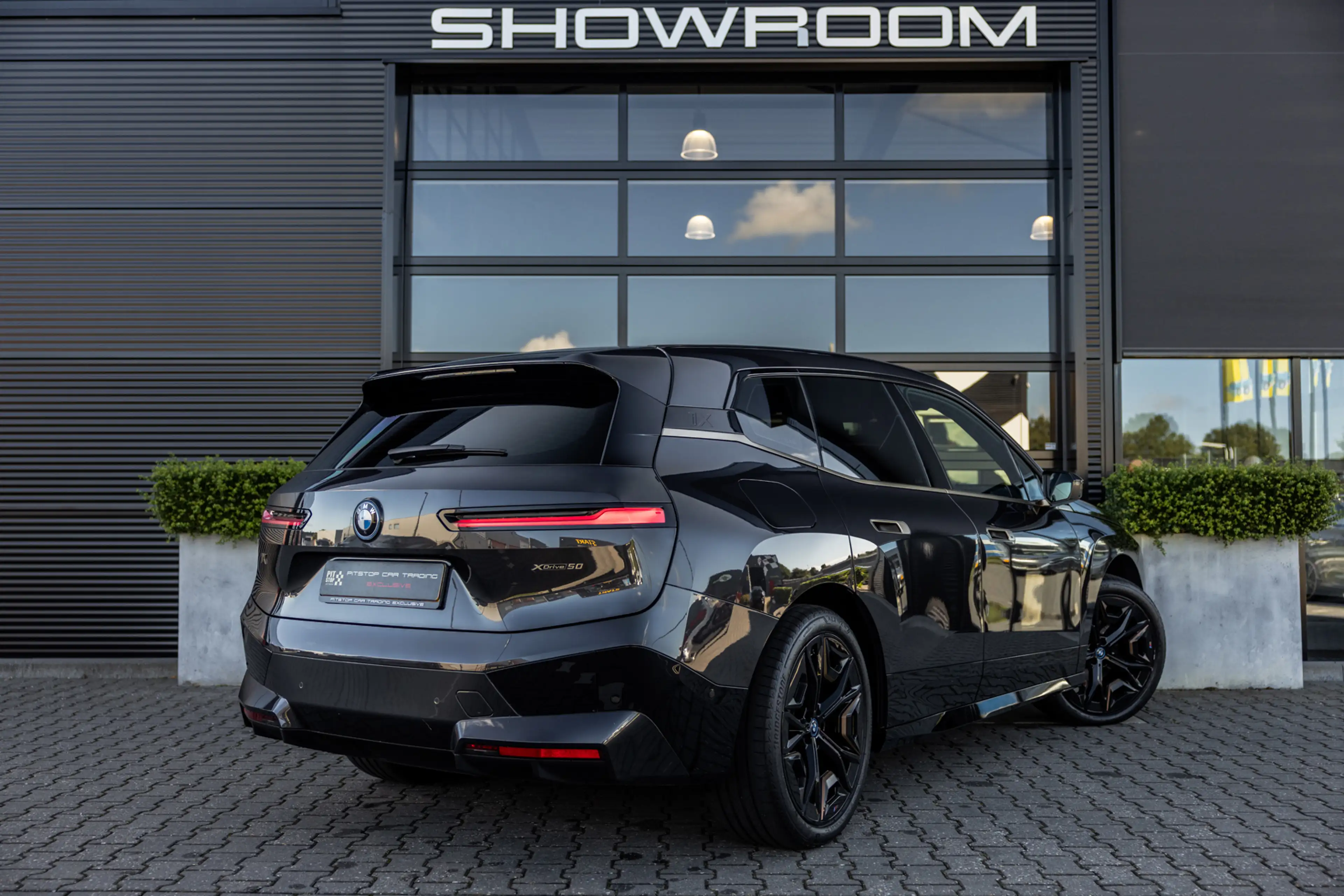 BMW iX XDrive50 M 112 kWh, B&W Audio, Sky-Lounge, Massage — photo 6