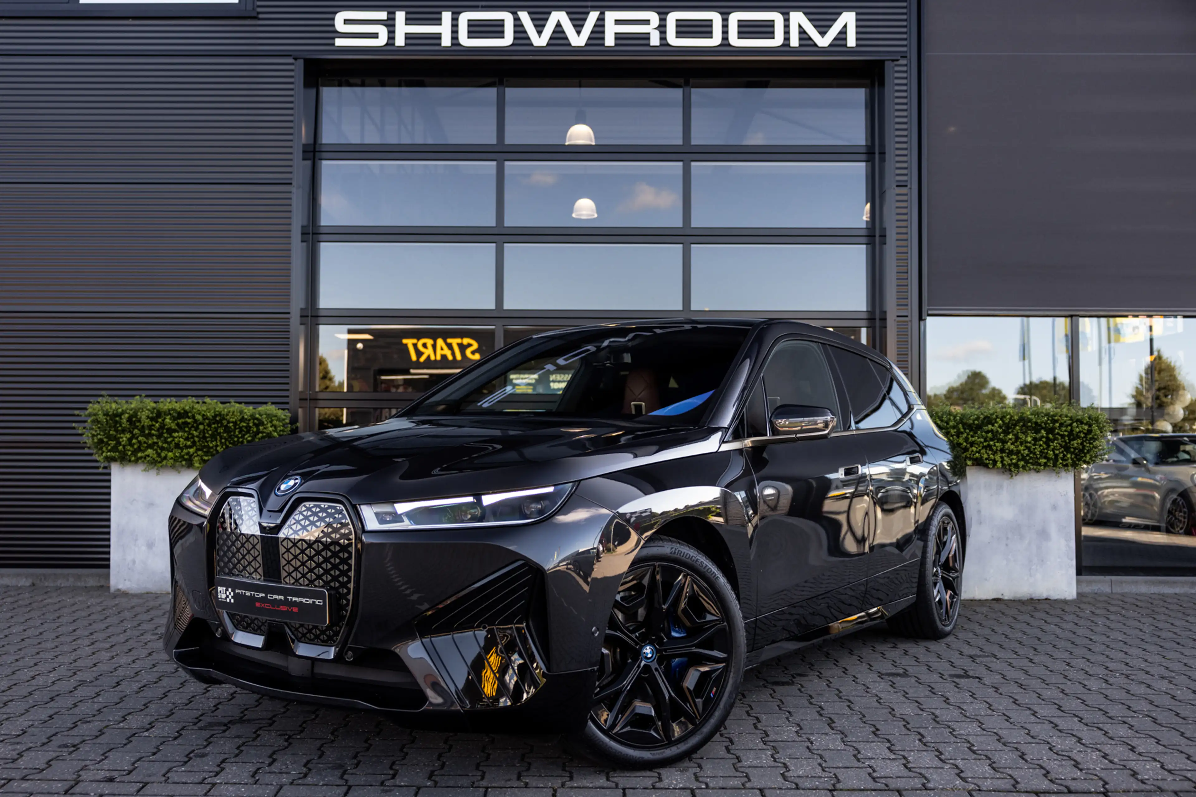 BMW iX XDrive50 M 112 kWh, B&W Audio, Sky-Lounge, Massage — photo 2