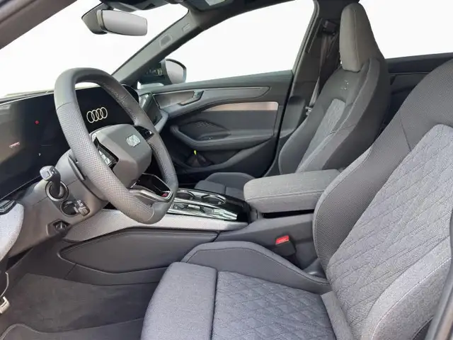Audi A6 view 3