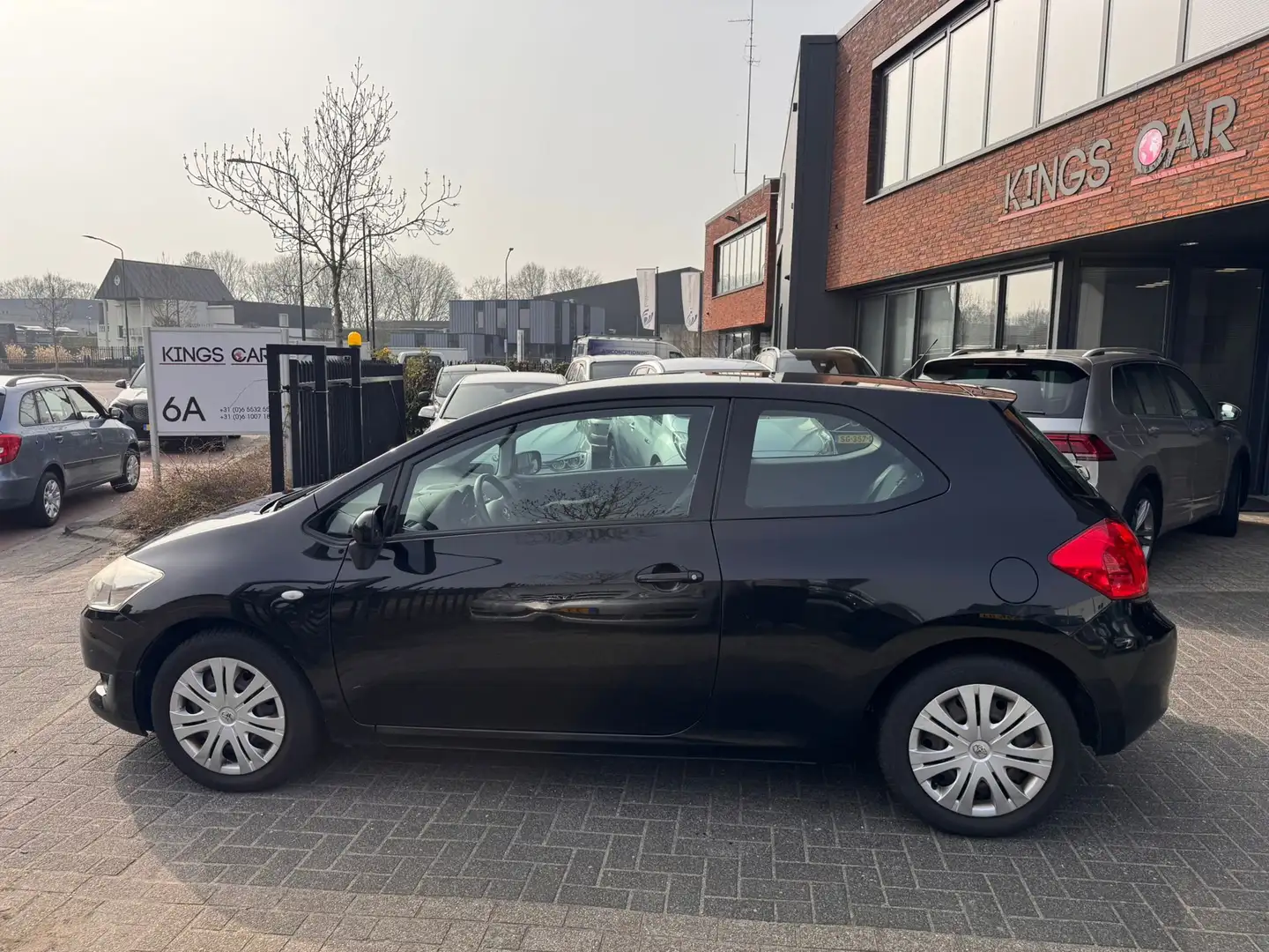 Toyota Auris 1.6-16V Sol 5 DRS CLIMA CRUISE TREKHAAK ORIG NL NA Schwarz - 2