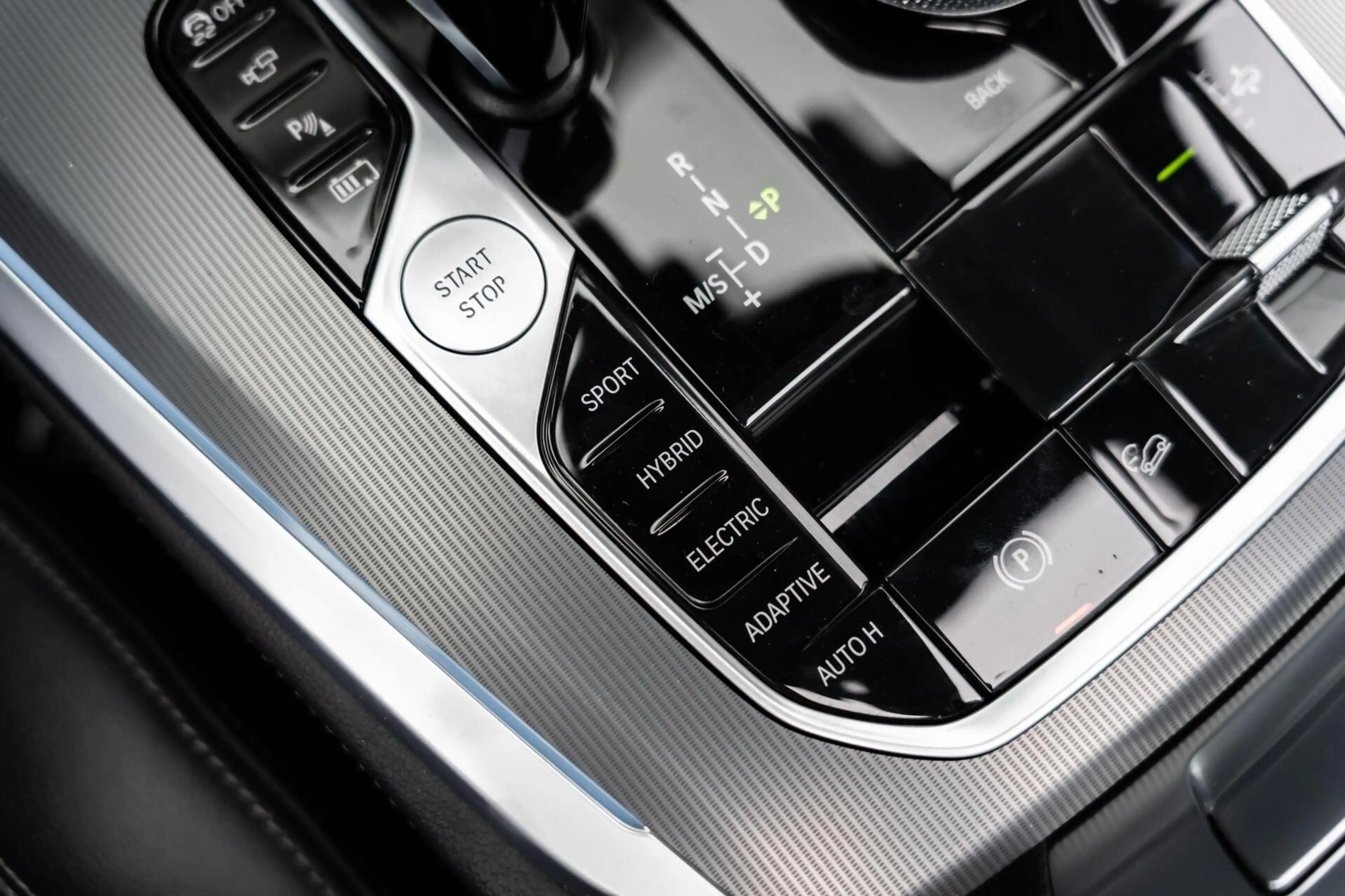 BMW X5 xDrive45e High Exec M H&K Skylounch Pano 360 Trekh — photo 47