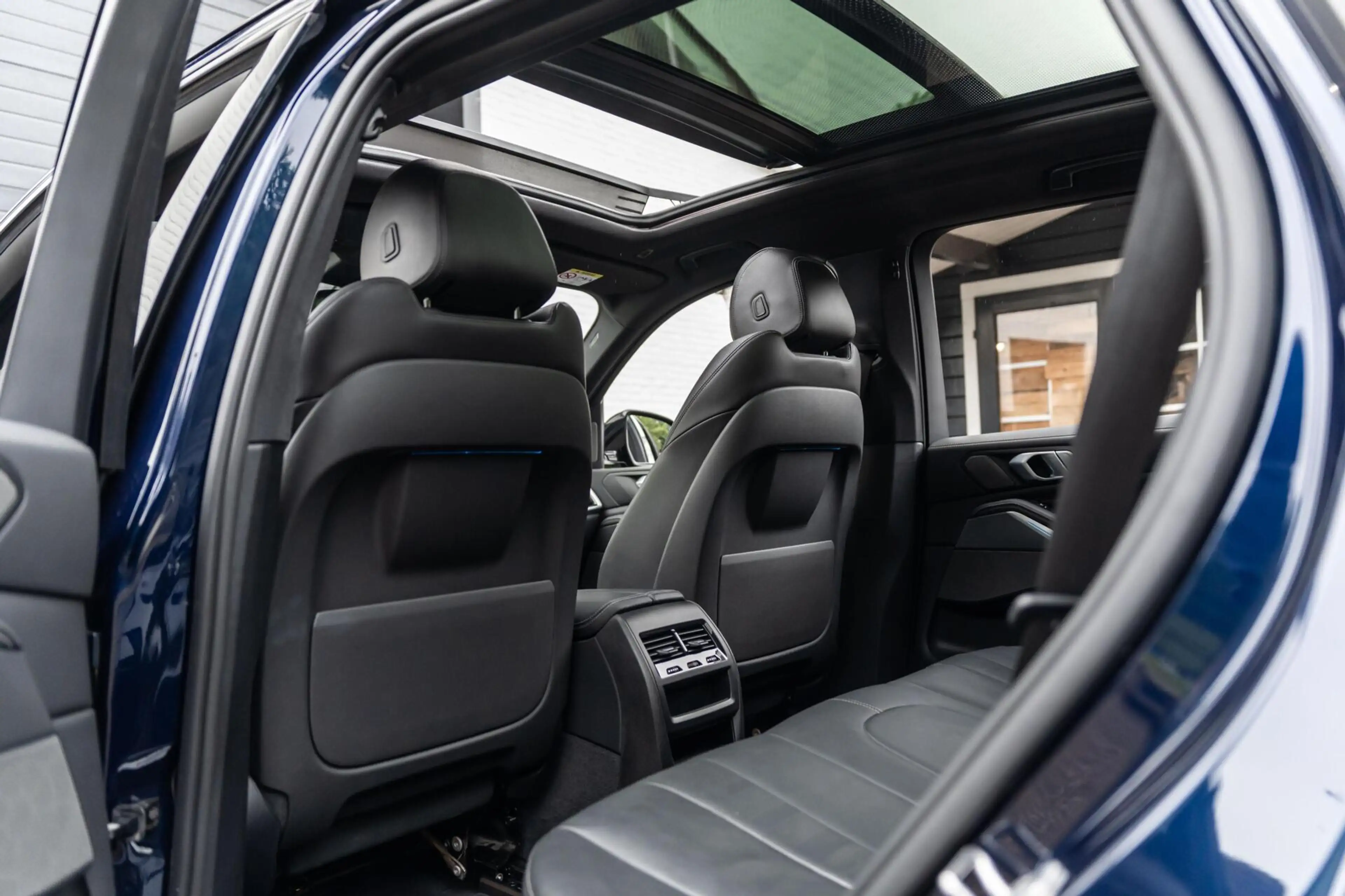 BMW X5 xDrive45e High Exec M H&K Skylounch Pano 360 Trekh — photo 23