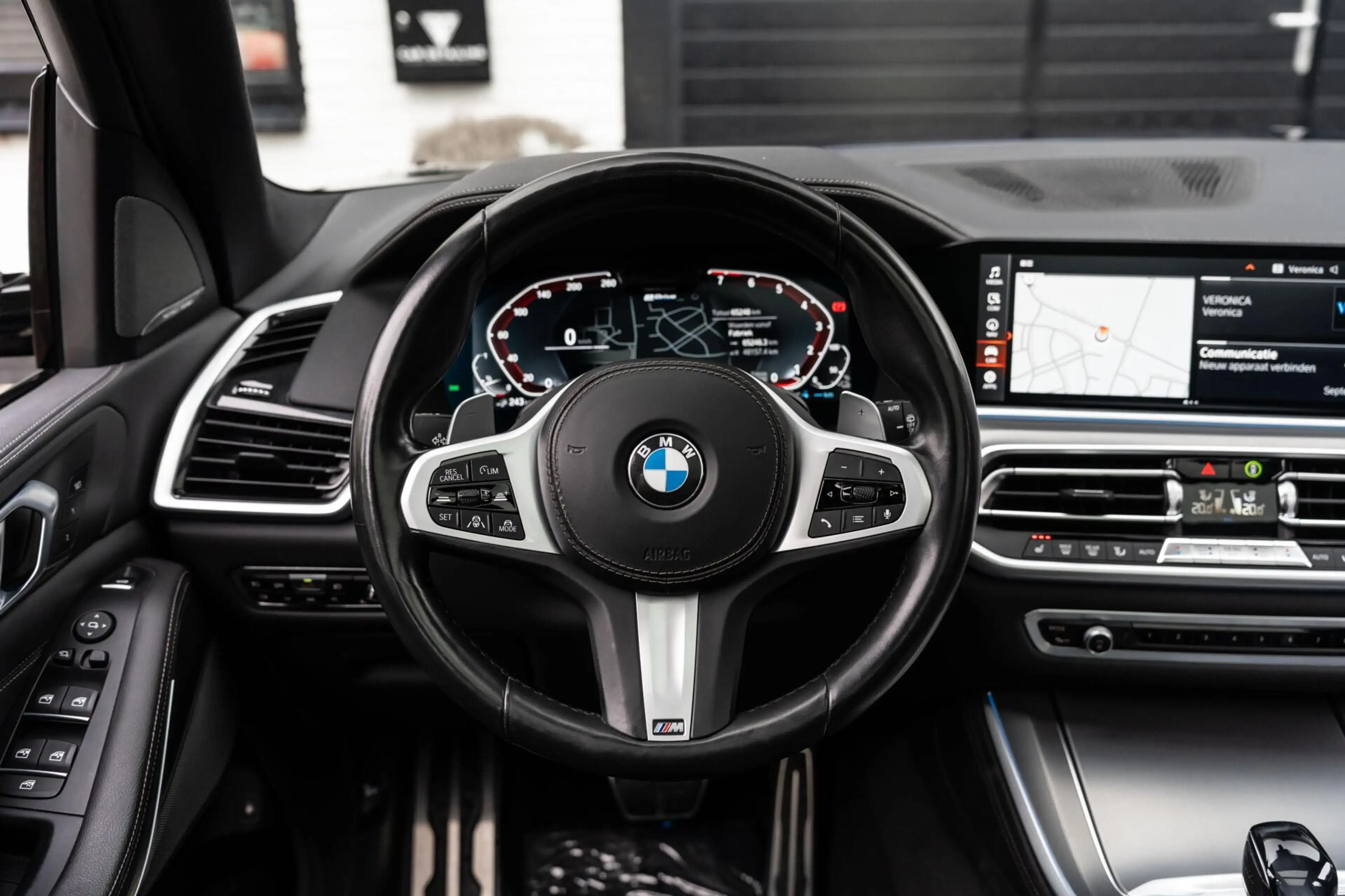 BMW X5 xDrive45e High Exec M H&K Skylounch Pano 360 Trekh — photo 16