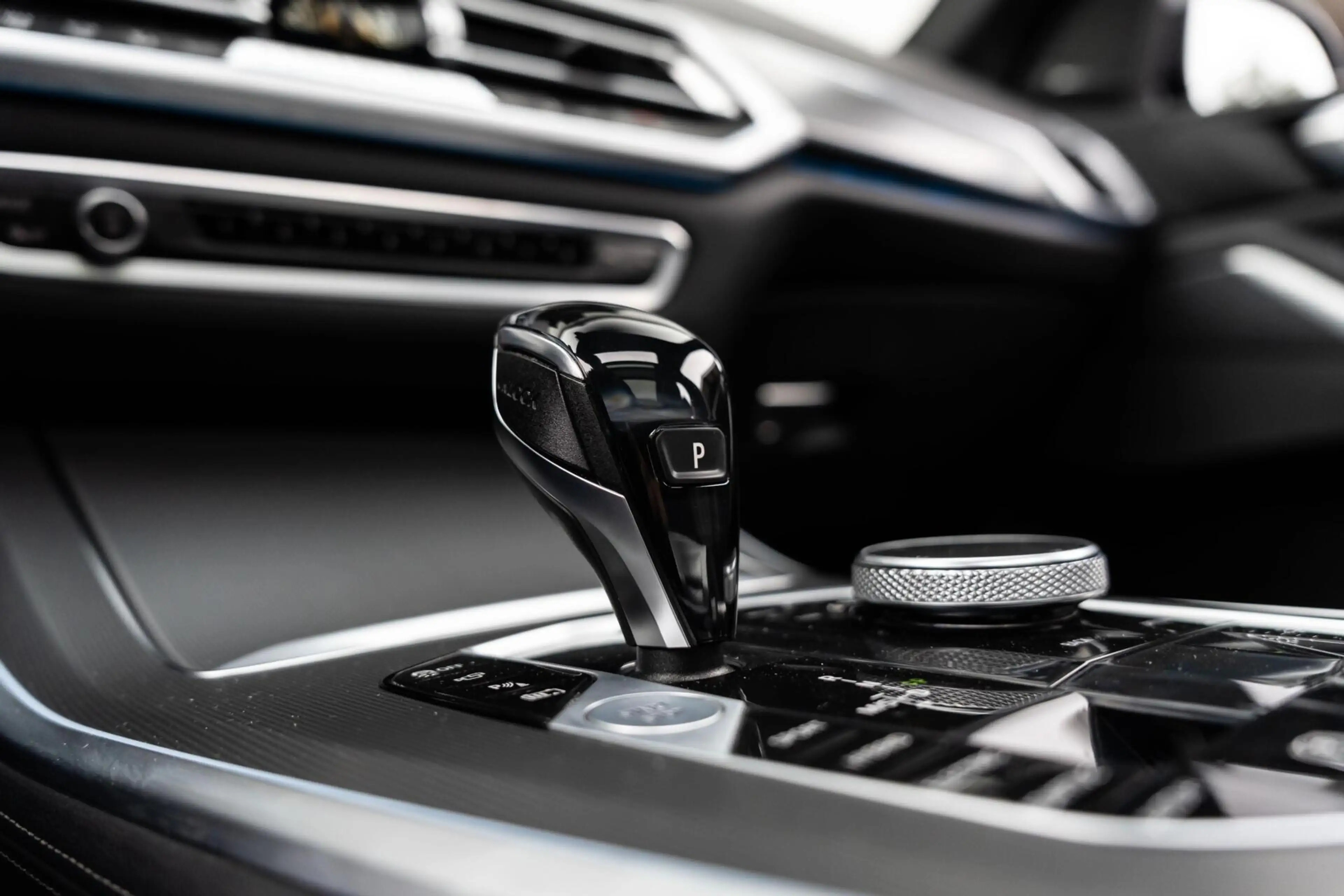 BMW X5 xDrive45e High Exec M H&K Skylounch Pano 360 Trekh — photo 44