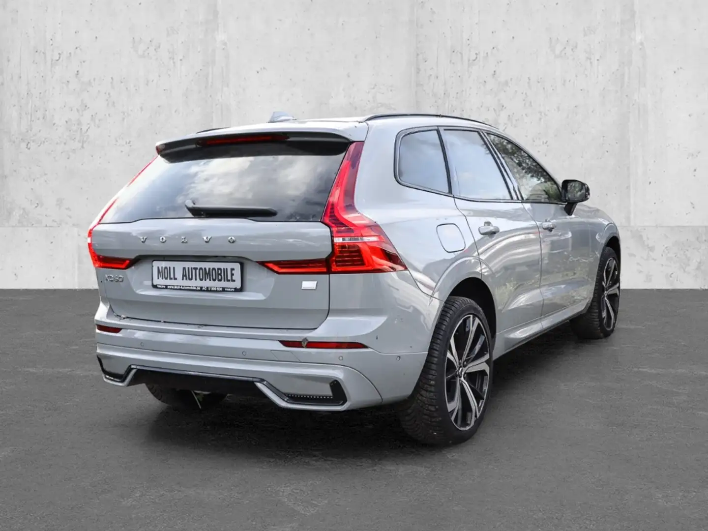Volvo XC60 Ultimate Dark Recharge Plug-In Hybrid AWD T8 Twin Grau - 2