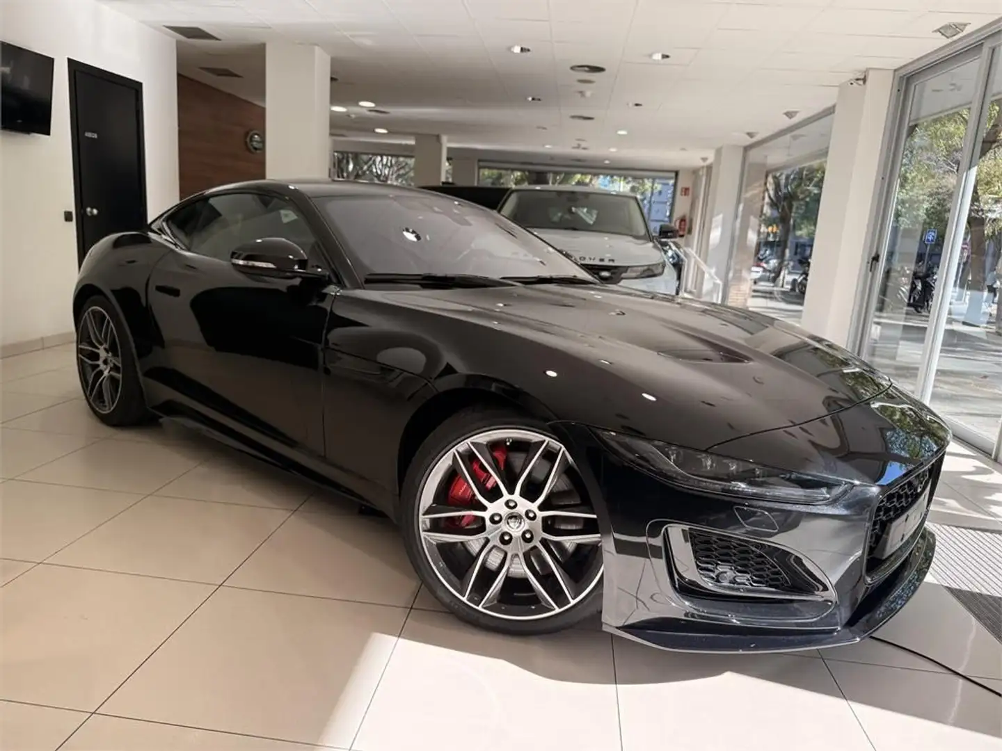 Jaguar F-Type Coupé 2.0 I4 R-Dynamic Aut. 300 Negro - 1