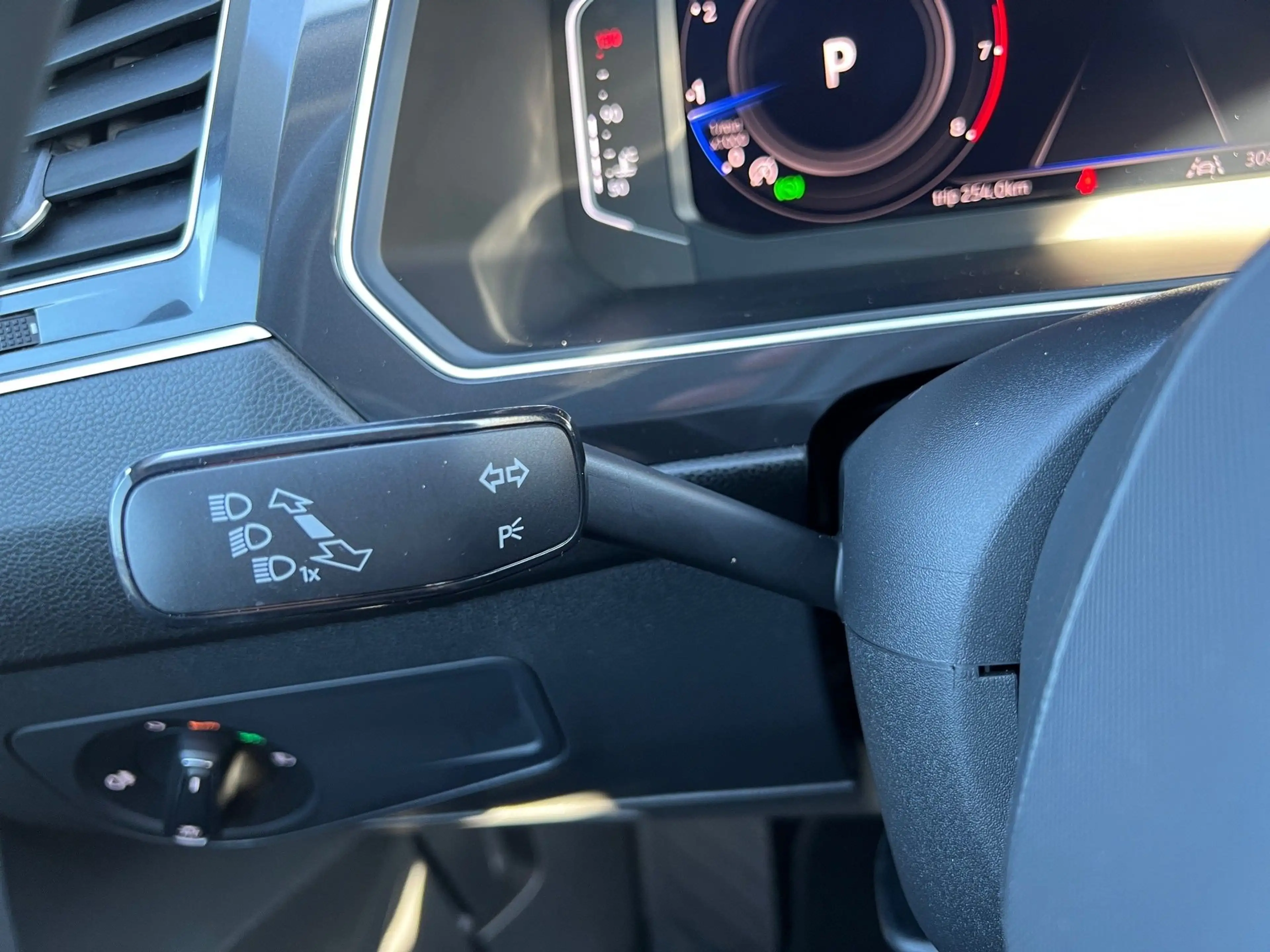 Volkswagen Tiguan Allspace 1,5 TSI ACT DSG Life| 7 Sitzer — photo 43
