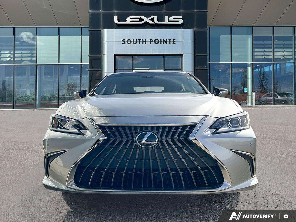 2025 Lexus ES 300h Premium Hybrid — снимка 2
