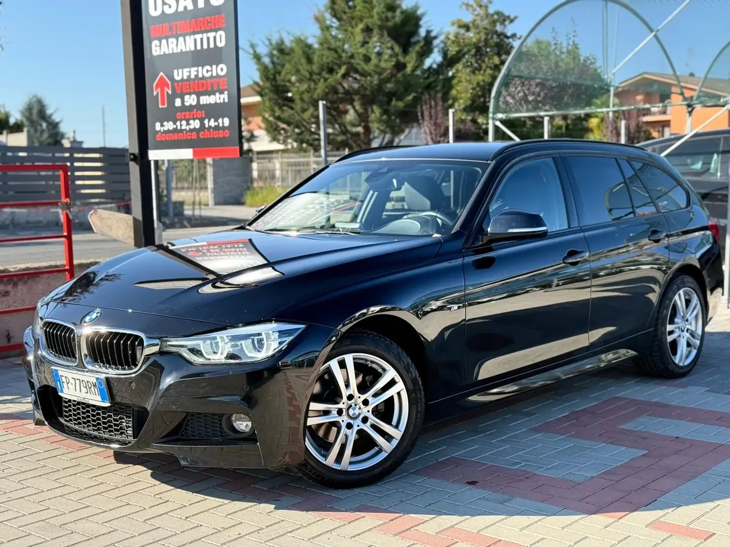 BMW 320 320d xDrive Touring Msport Black - 2
