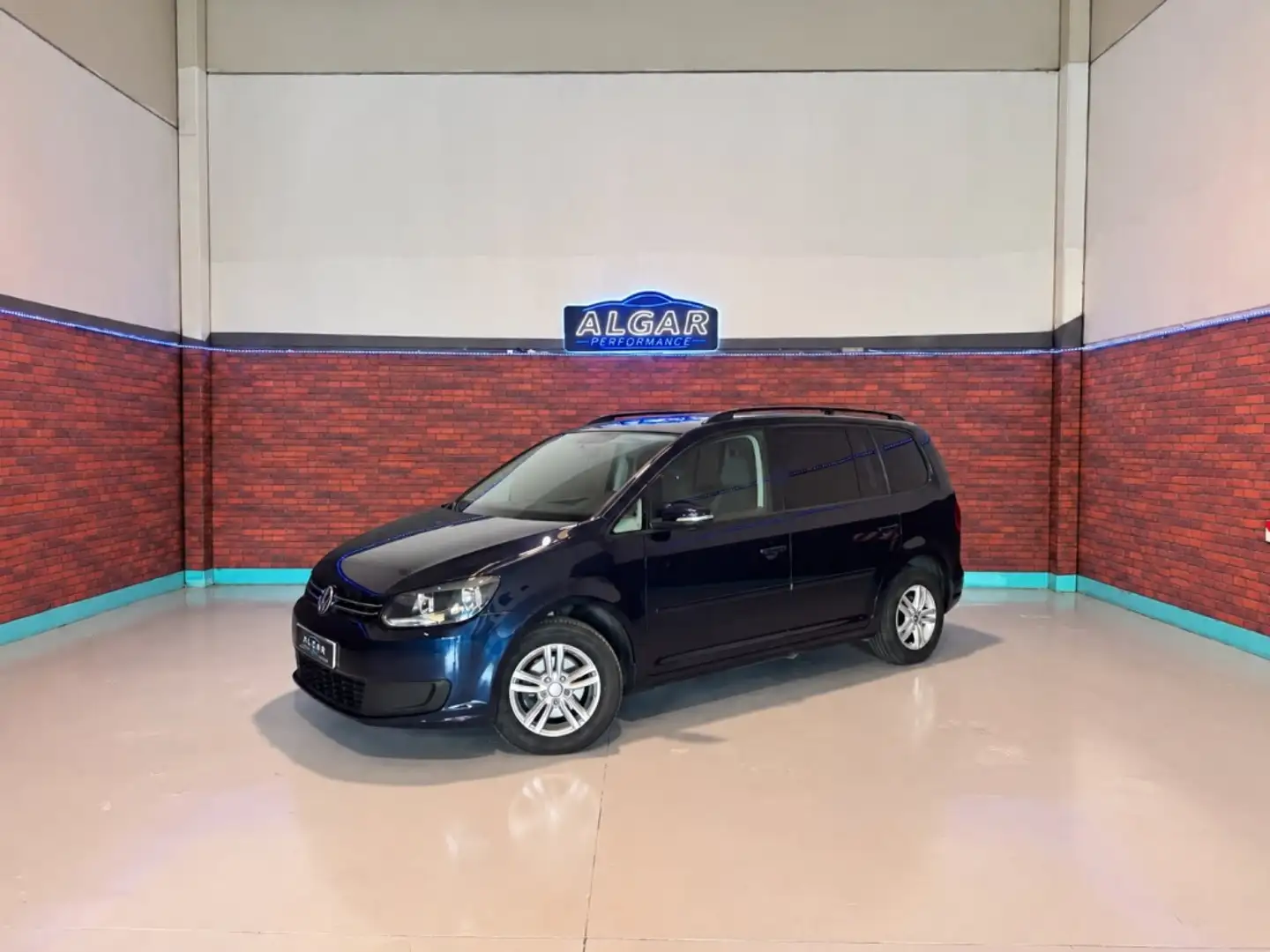Volkswagen Touran 1.6TDI Advance BMT DSG 105 Azul - 1