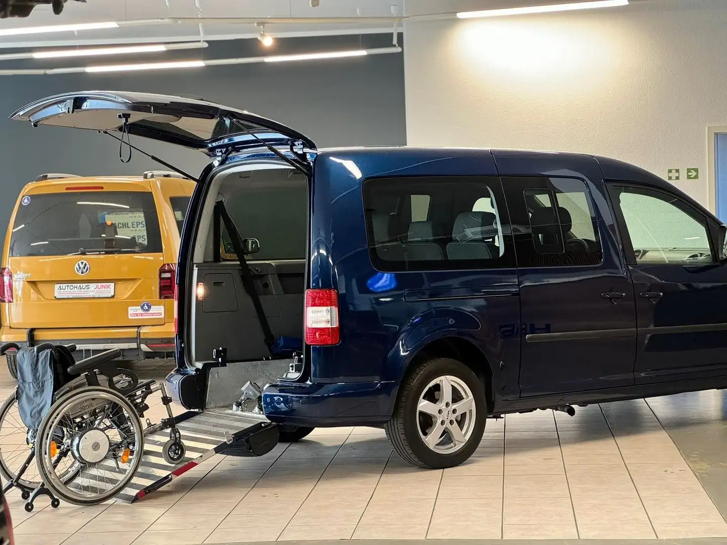 Volkswagen Caddy 1,6-Maxi-Behindertengerecht-Rampe- Albastru - 1