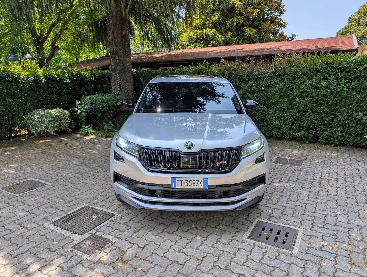 Skoda Kodiaq 2.0 bitdi RS 4x4 dsg Grau - 2