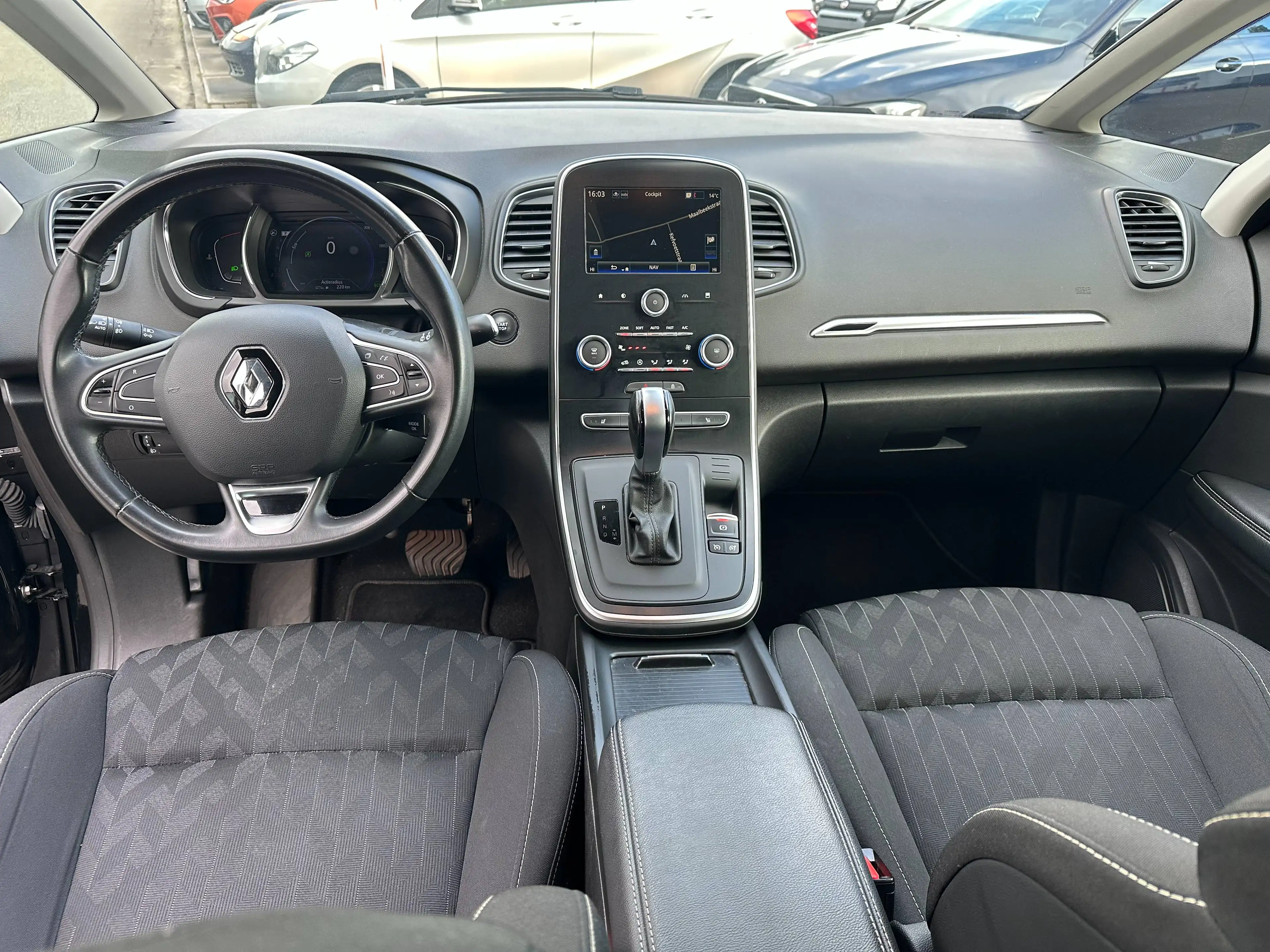 Renault Grand Scenic Grand Scénic 1.33 TCe Limited EDC Automat. 7Pl. Carplay — photo 11
