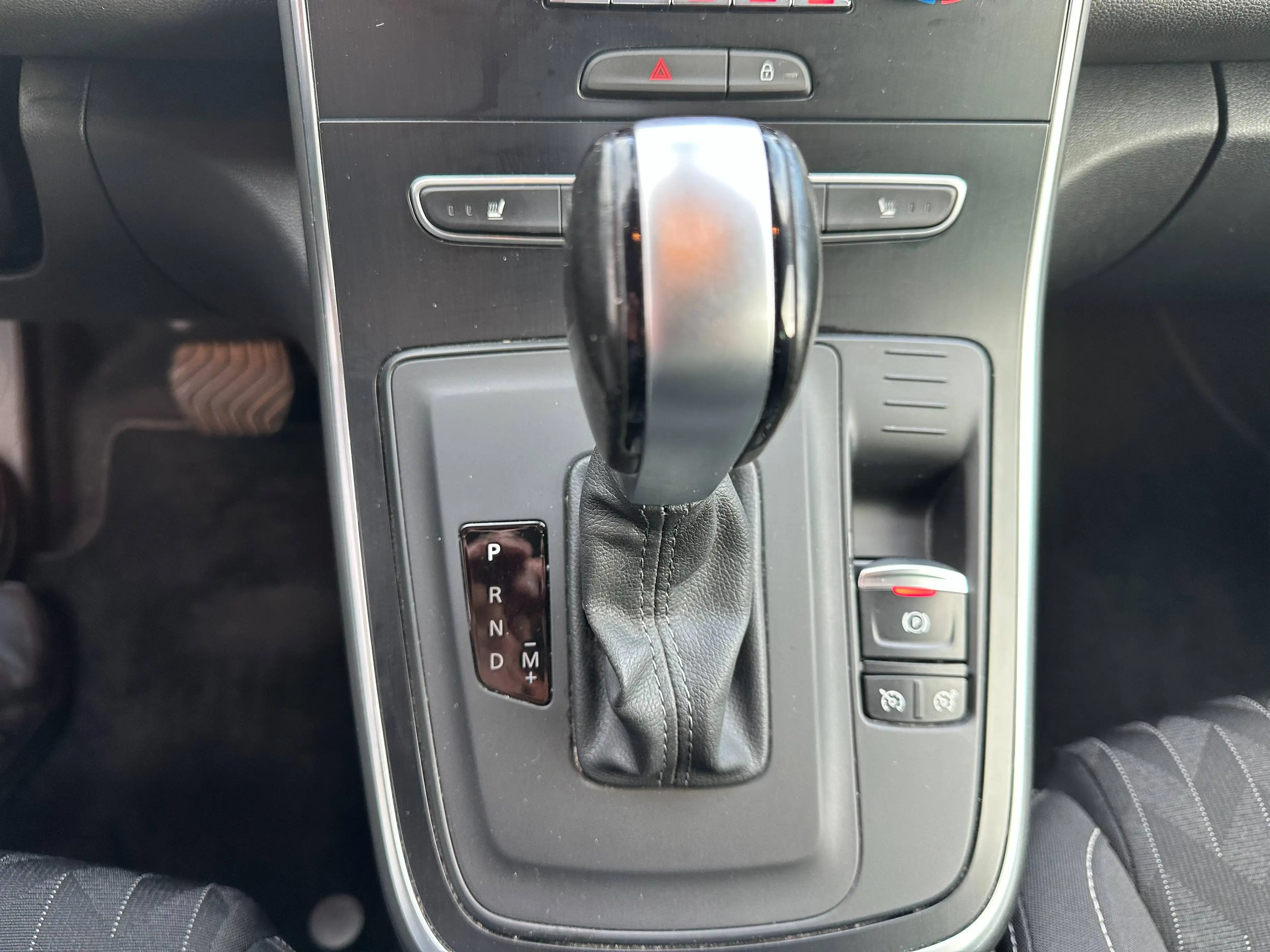 Renault Grand Scenic Grand Scénic 1.33 TCe Limited EDC Automat. 7Pl. Carplay — photo 12